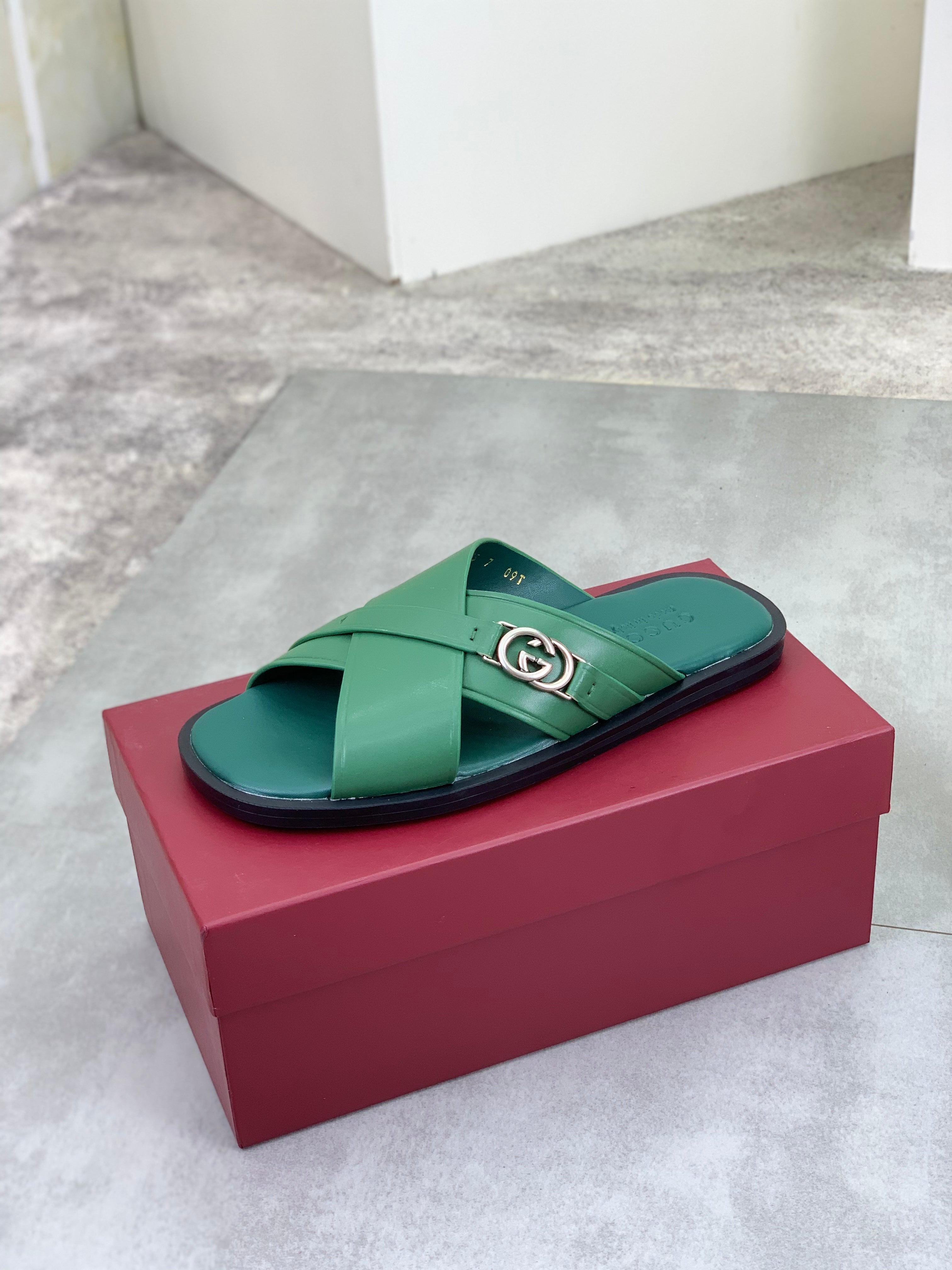 GG Men's 25 Sandals Slide Green Cowhide 738472