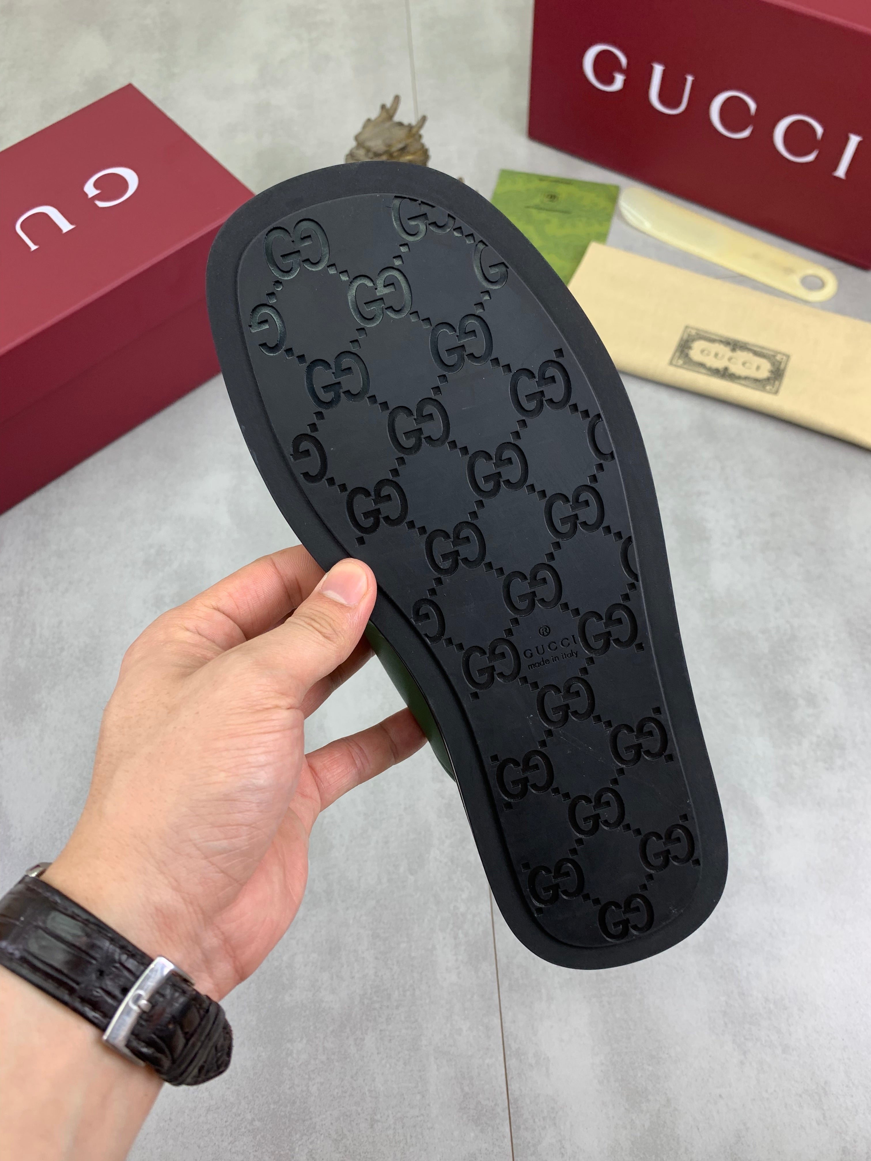 GG Men's 25 Sandals Slide Green Cowhide 738472