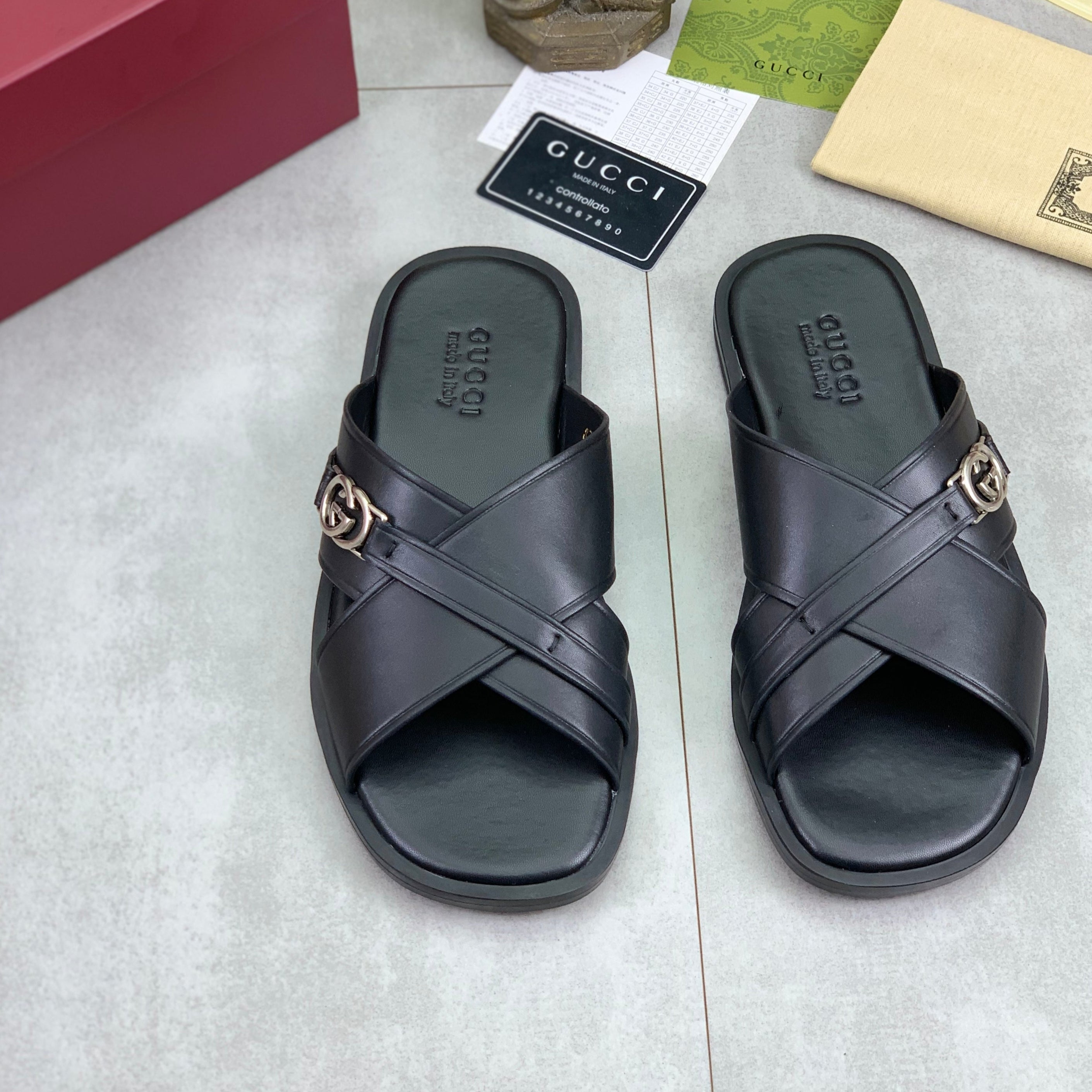 GG Men's 25 Sandals Slide Black Cowhide 738474