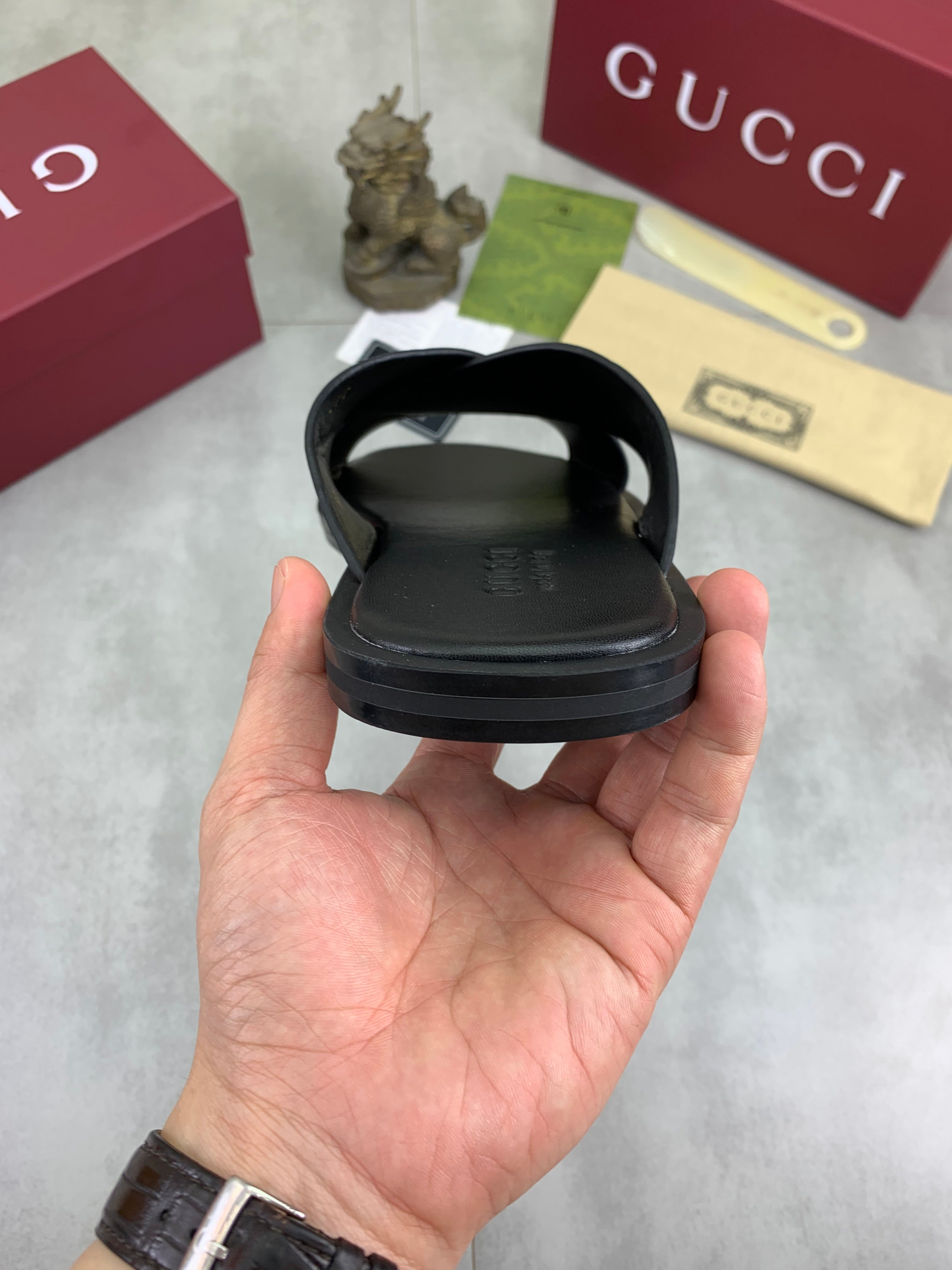 GG Men's 25 Sandals Slide Black Cowhide 738474