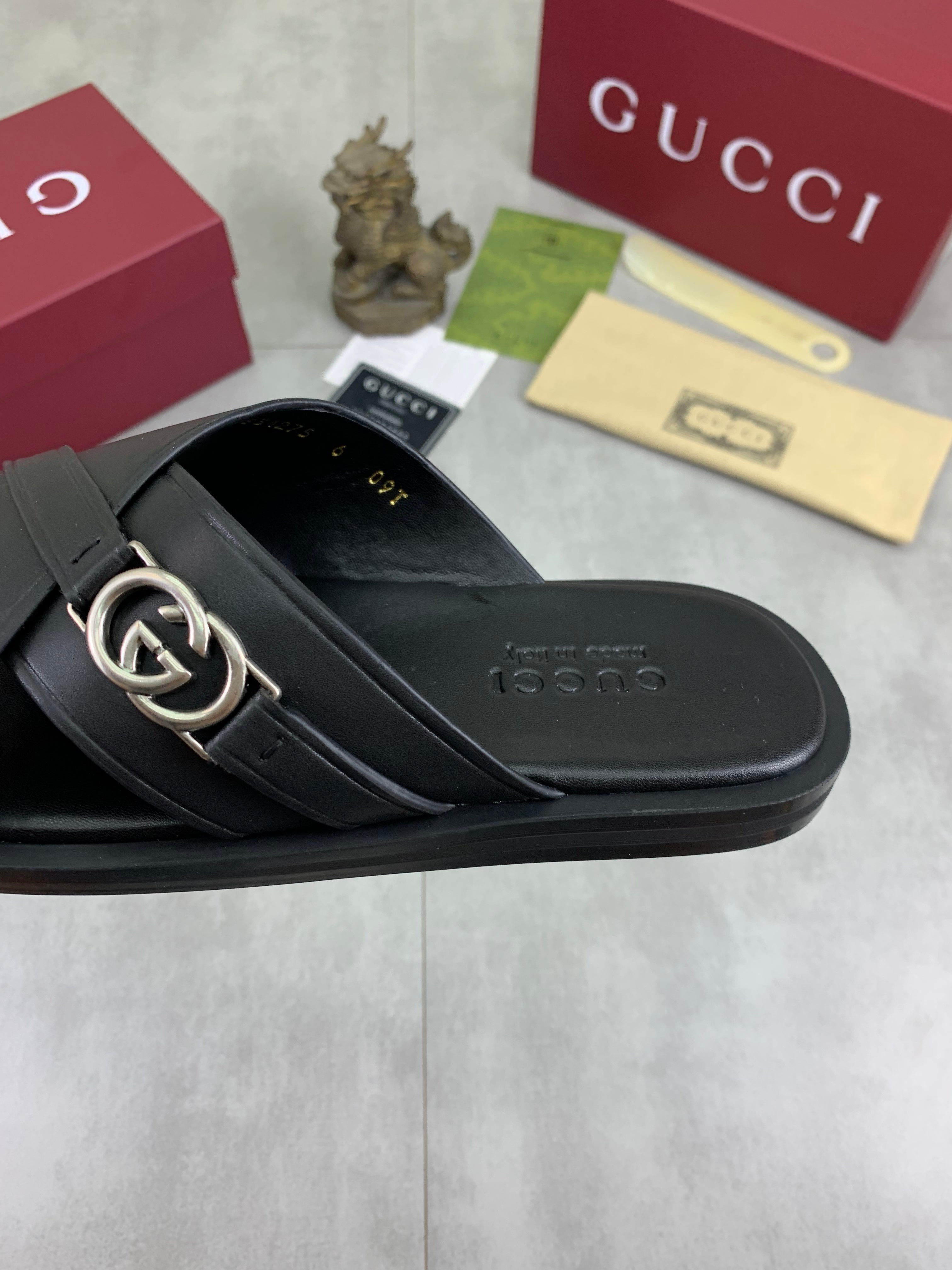 GG Men's 25 Sandals Slide Black Cowhide 738474