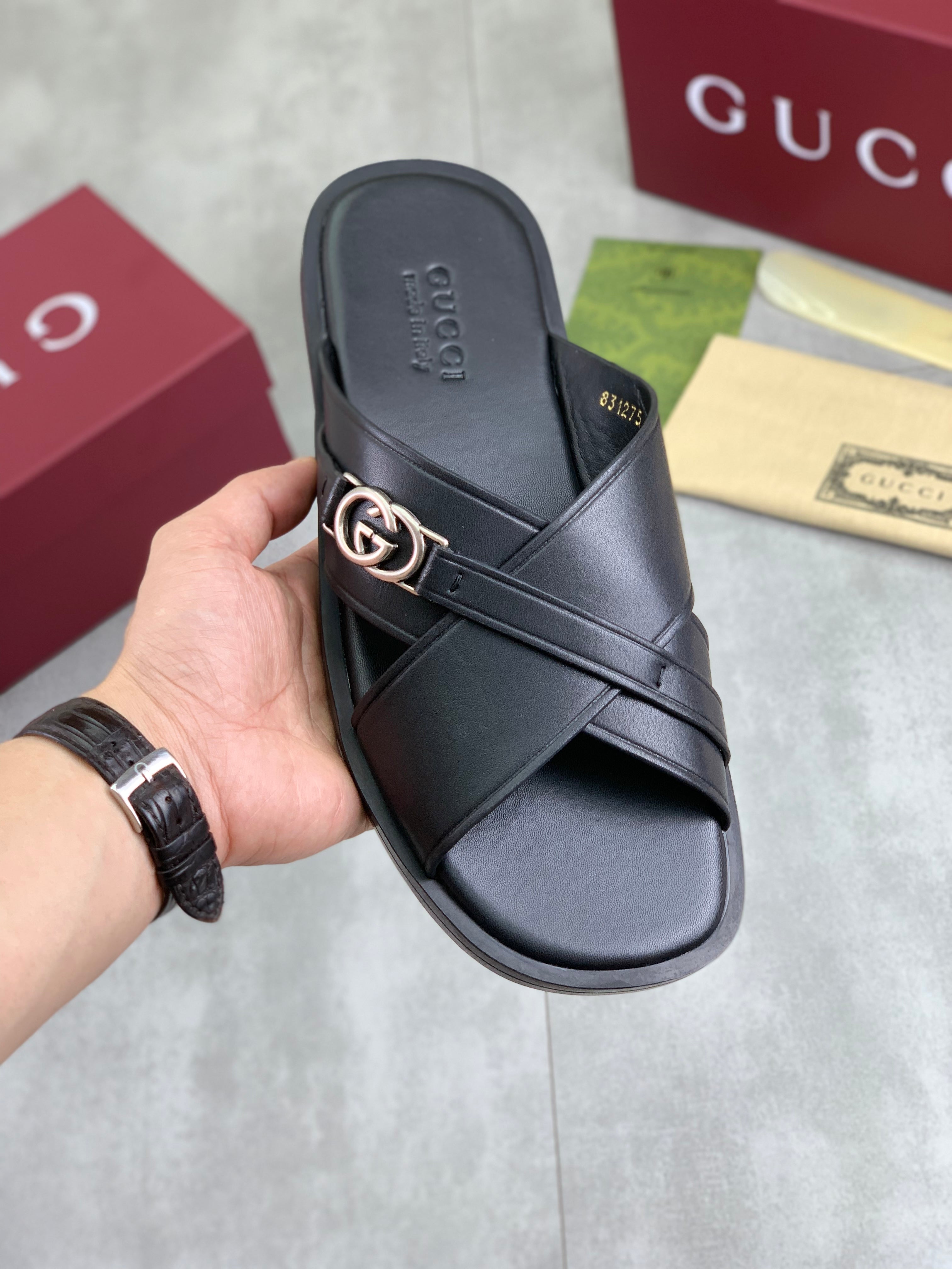 GG Men's 25 Sandals Slide Black Cowhide 738474