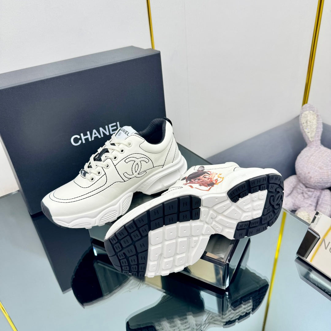CC Sneaker White with Sticker Cowhide 238626