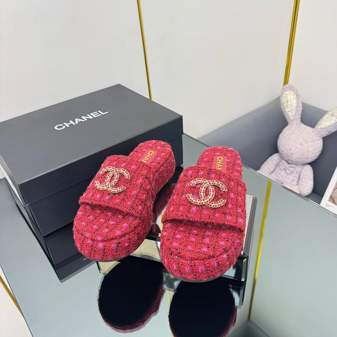 CC 25 Flatform Slide Red Fabric 238490