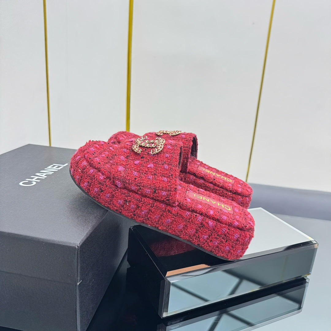 CC 25 Flatform Slide Red Fabric 238490