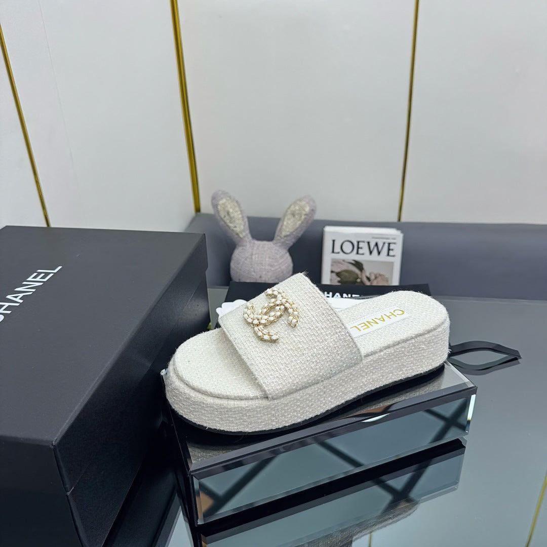 CC 25 Flatform Slide White Fabric 238494