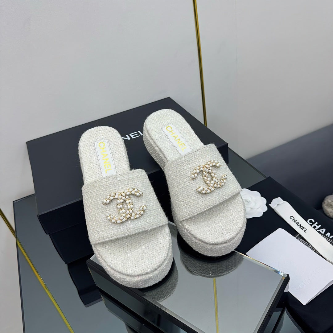 CC 25 Flatform Slide White Fabric 238494