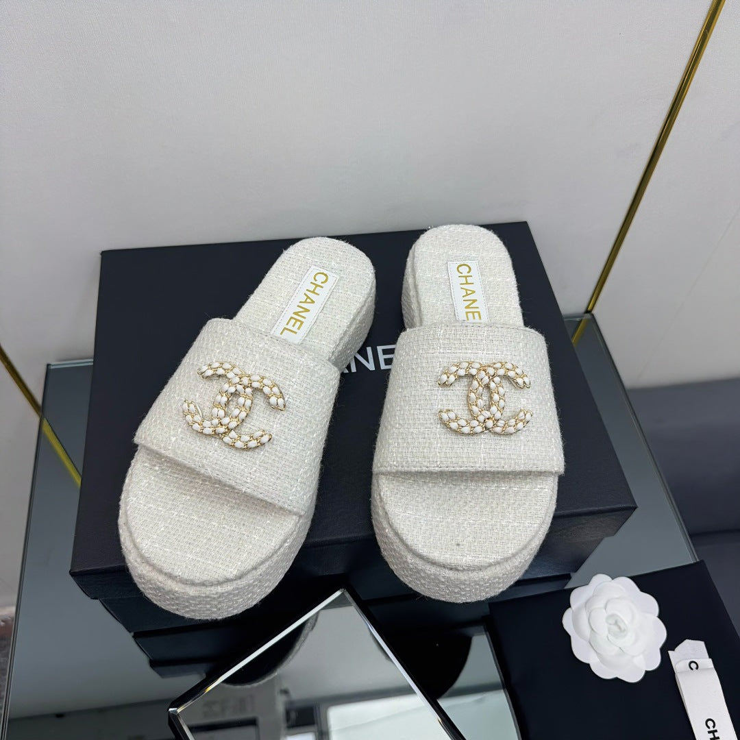 CC 25 Flatform Slide White Fabric 238494