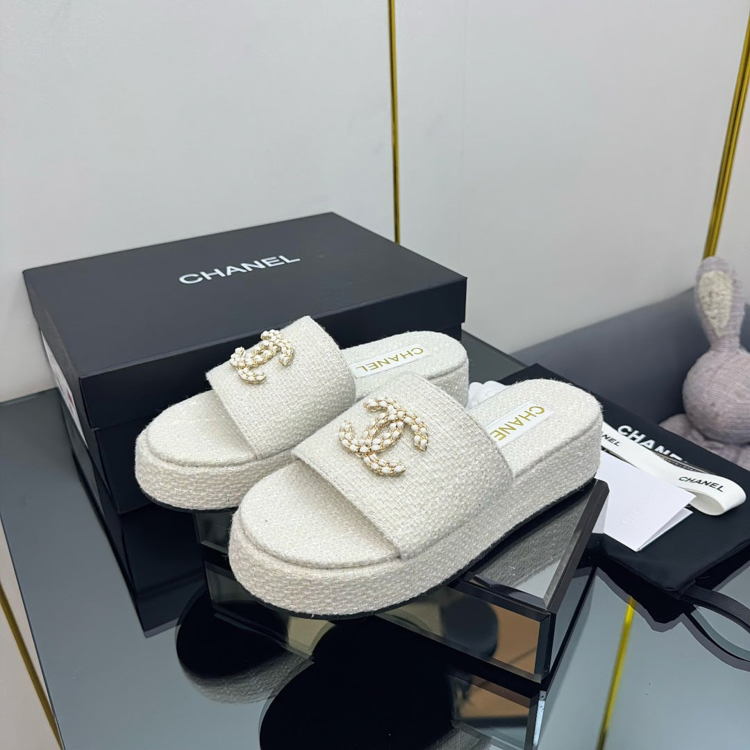 CC 25 Flatform Slide White Fabric 238494