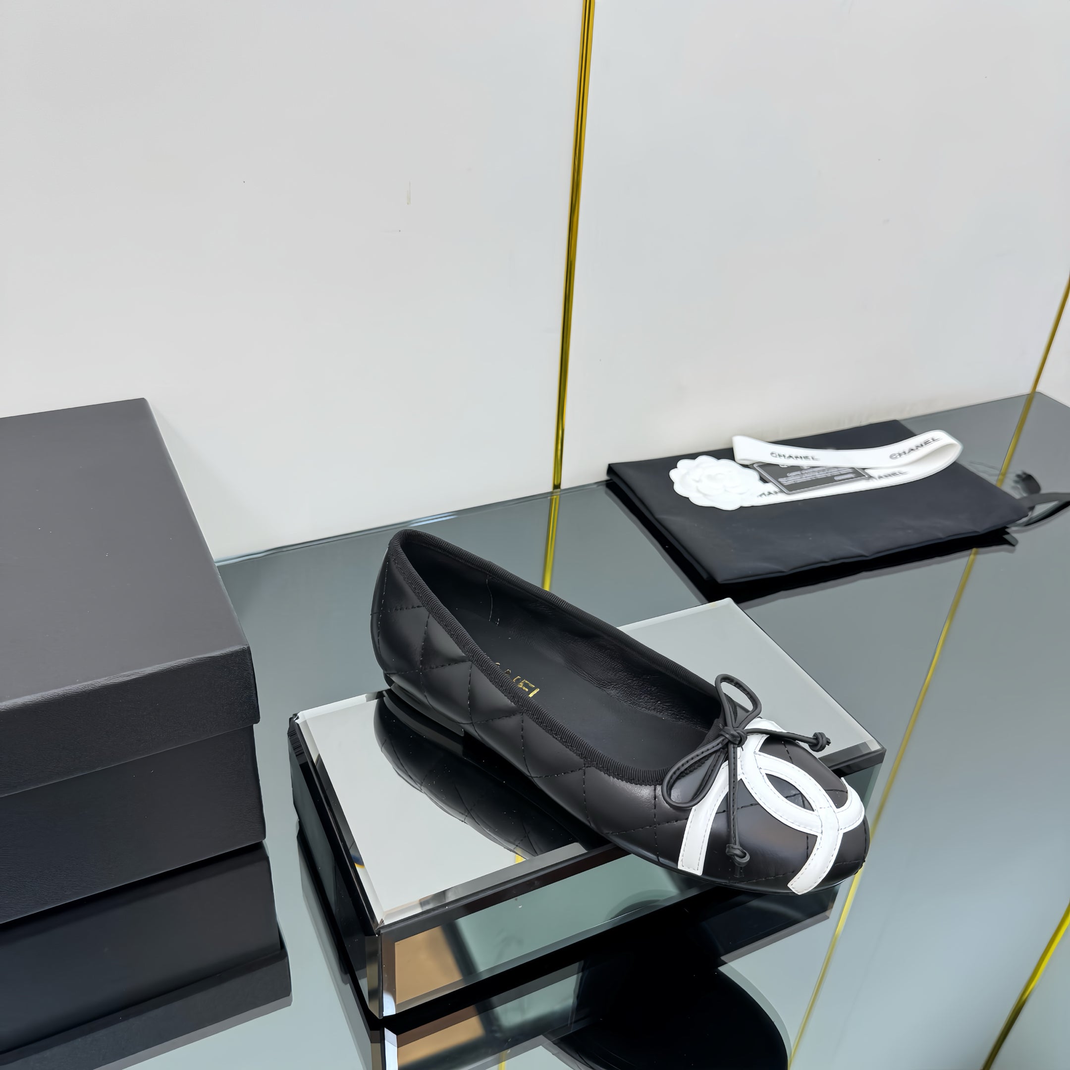 CC Loafers Black/White Sheepskin Mix Bow 297794
