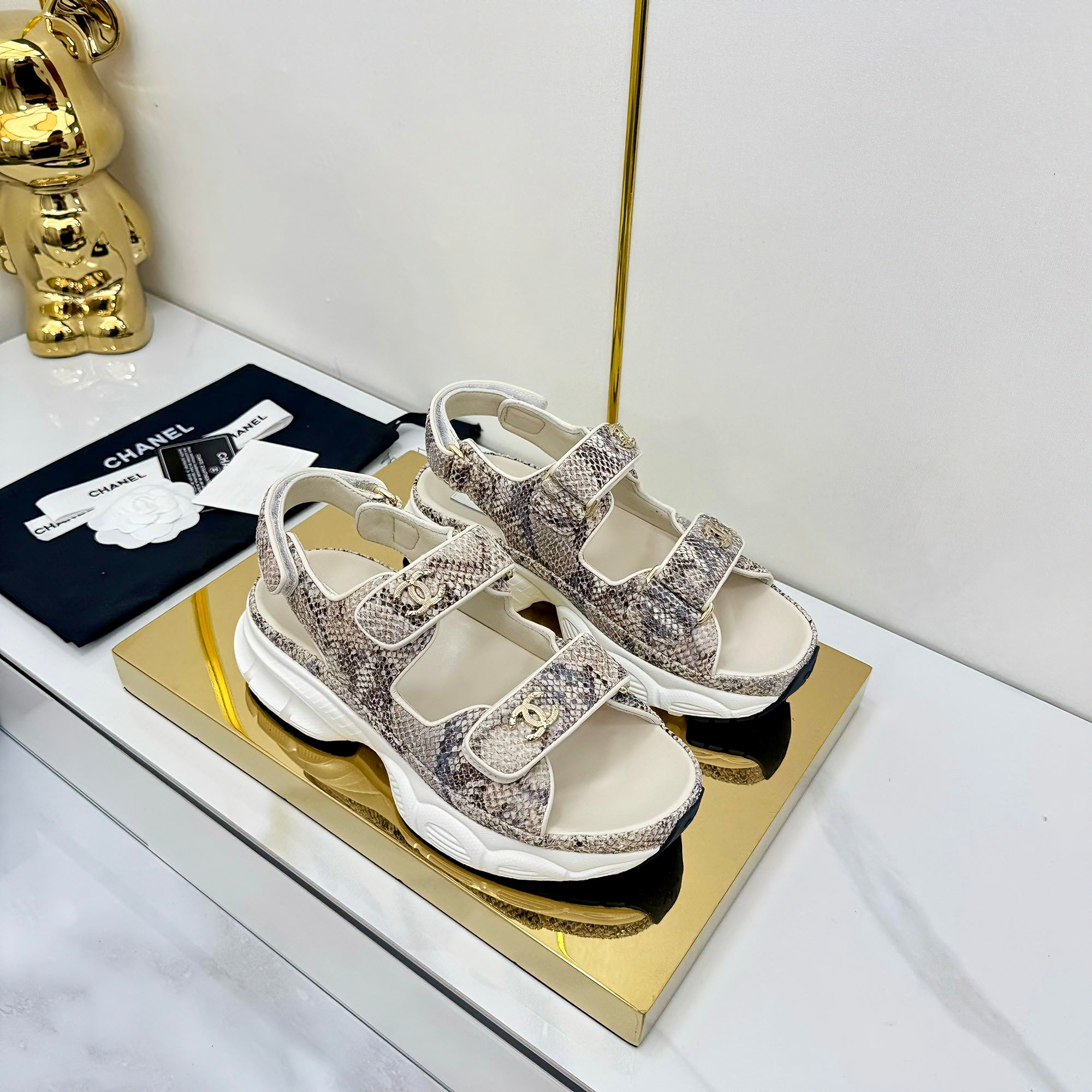 CC 25 Sandals Mutilcolor Pearlescent Sheepskin 312942