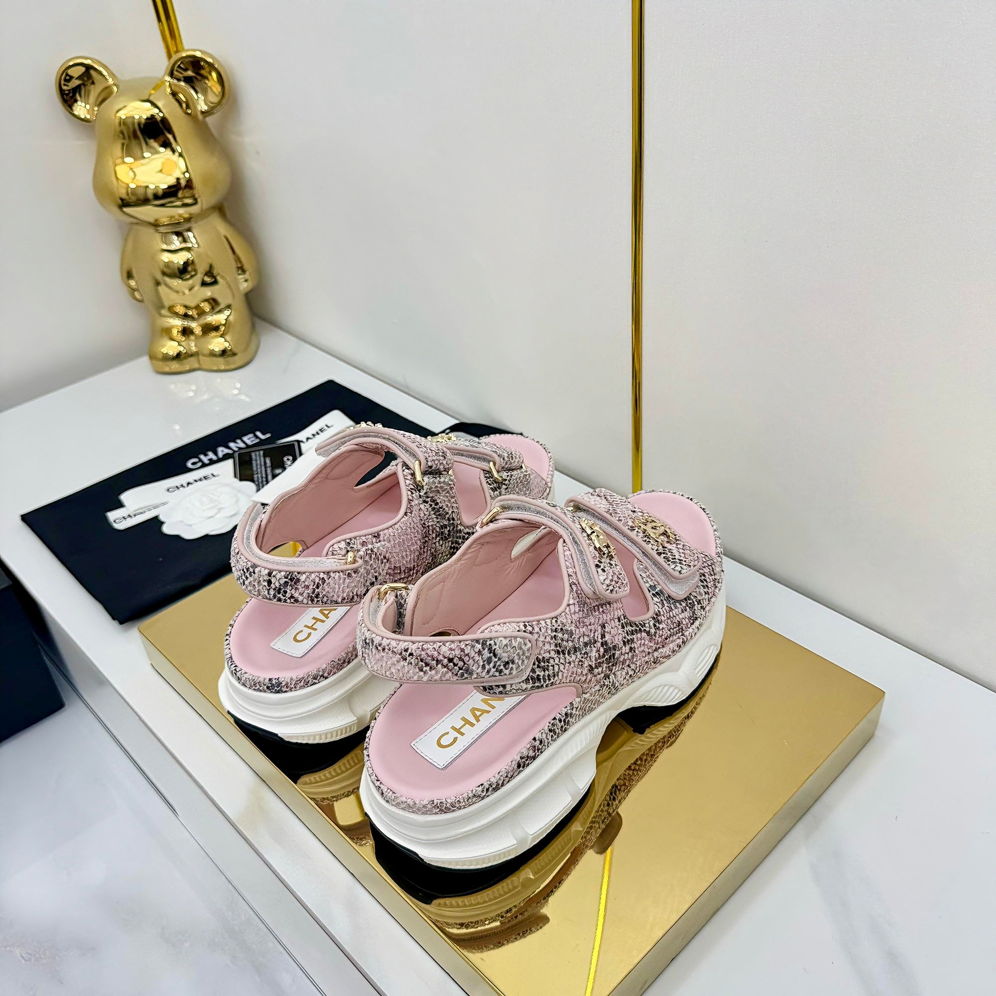 CC 25 Sandals Pink Pearlescent Sheepskin 312943