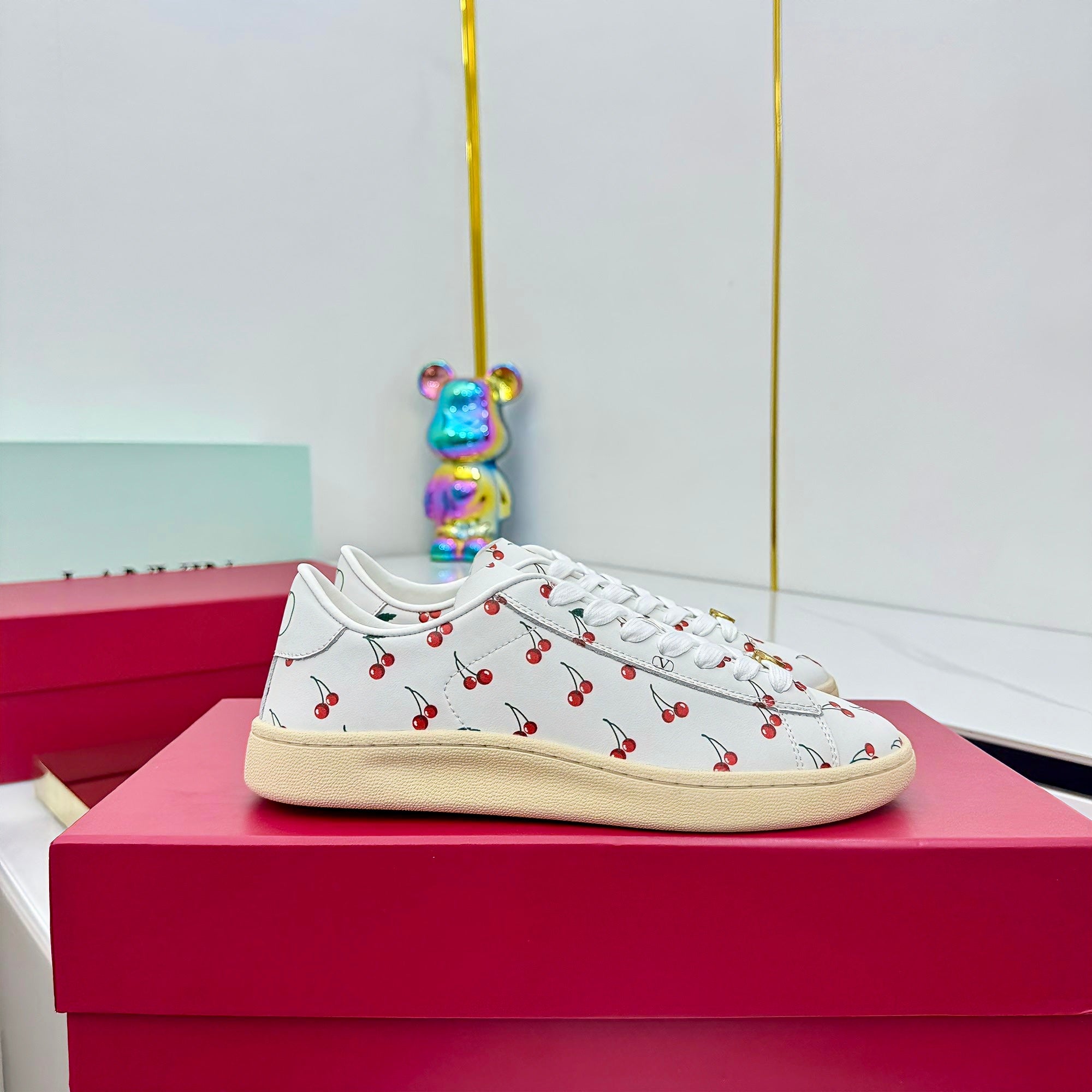 VT 25 Royco Sneaker Cherry White Cowhide 331397