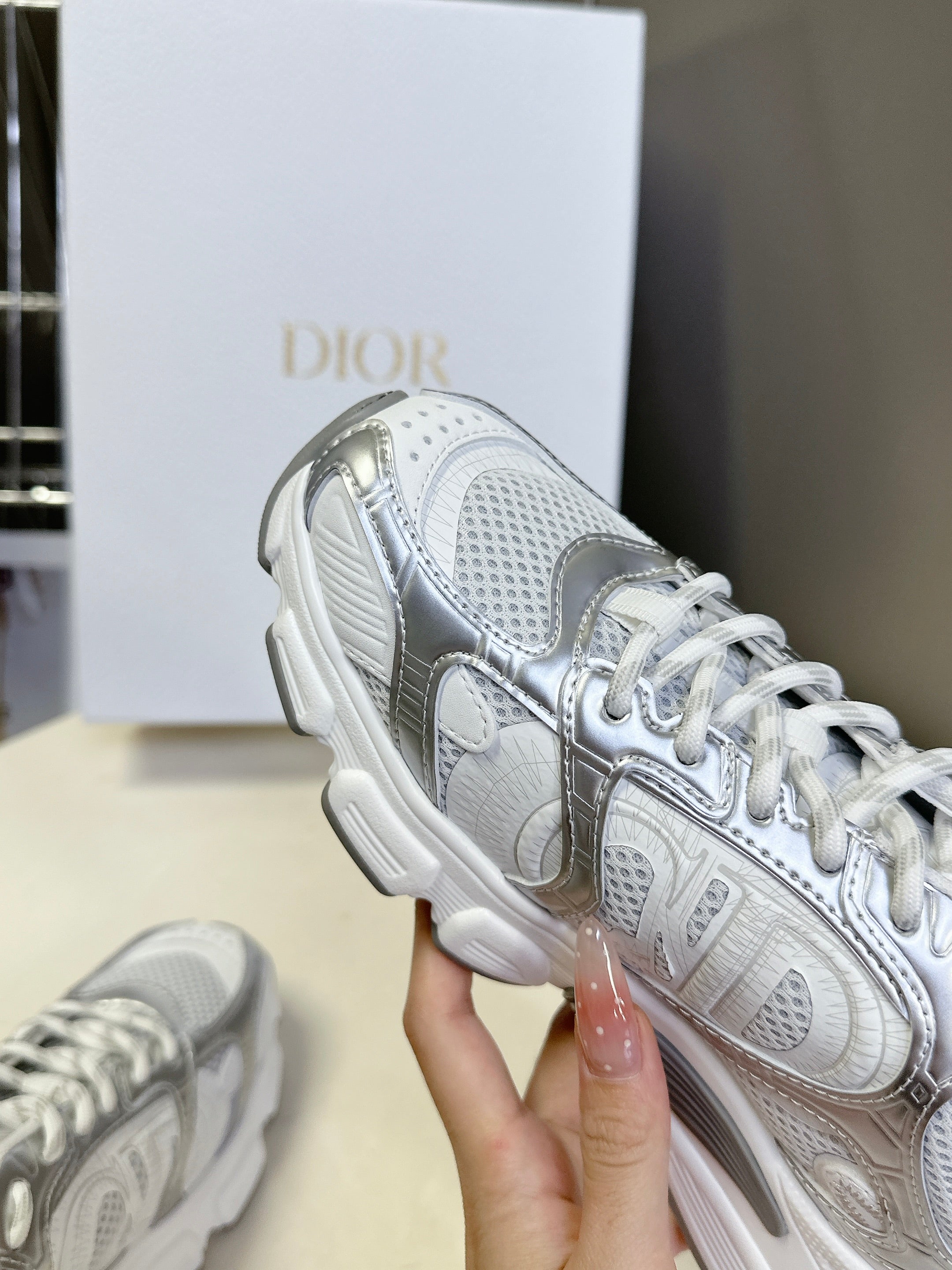 CD 25 Sneaker White Sliver  307167