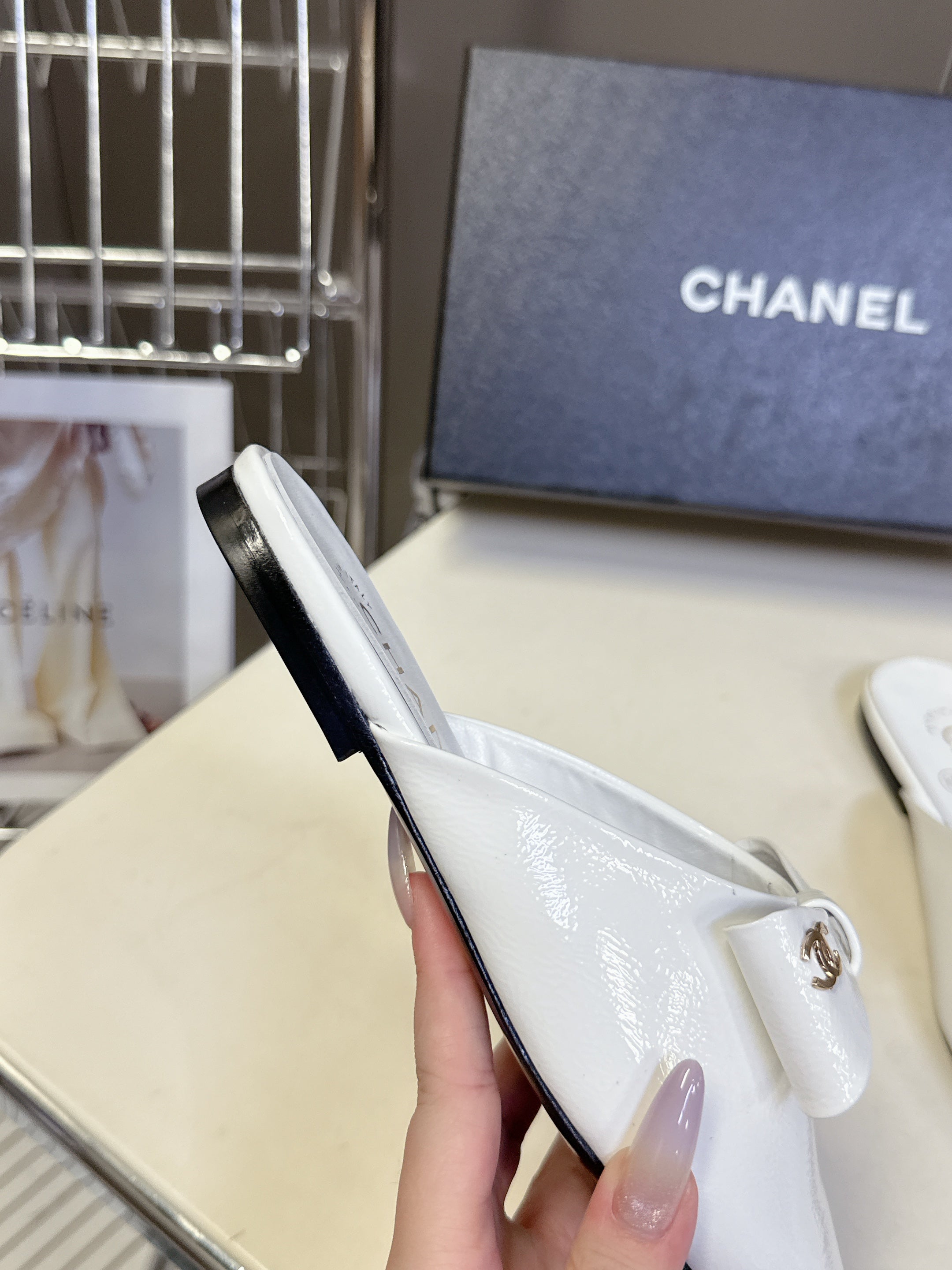 CC 25 Mules White Calfskin Patent Leather 353926