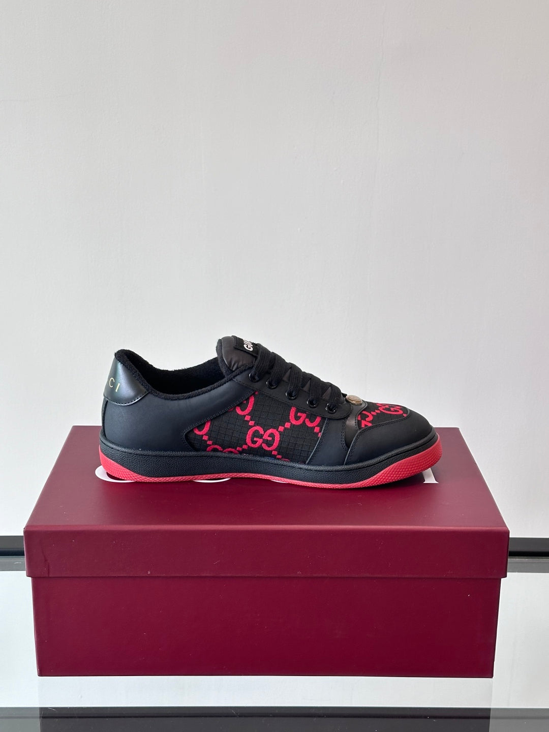 GG Men's Screener Sneaker Black Red Canvas 524670