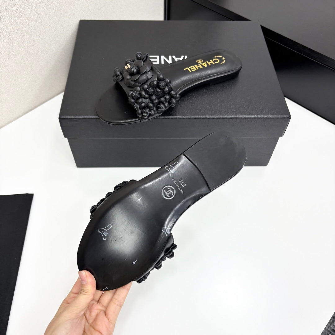 CC 25C Mules Flower Black Calfskin