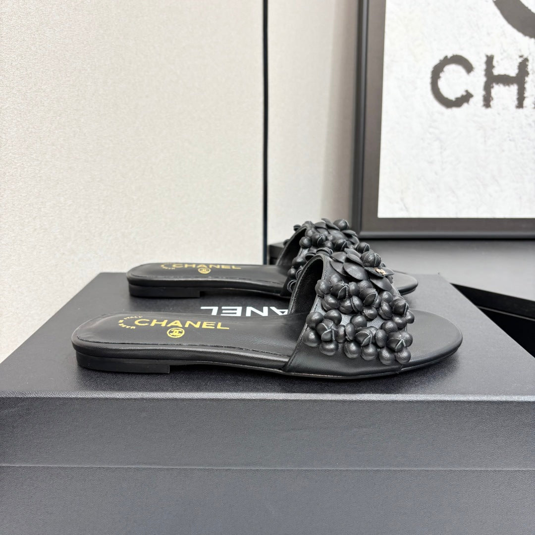 CC 25C Mules Flower Black Calfskin