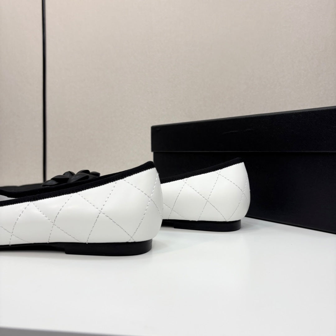 CC 25 Ballet Flat Flower White Quilted Calfskin