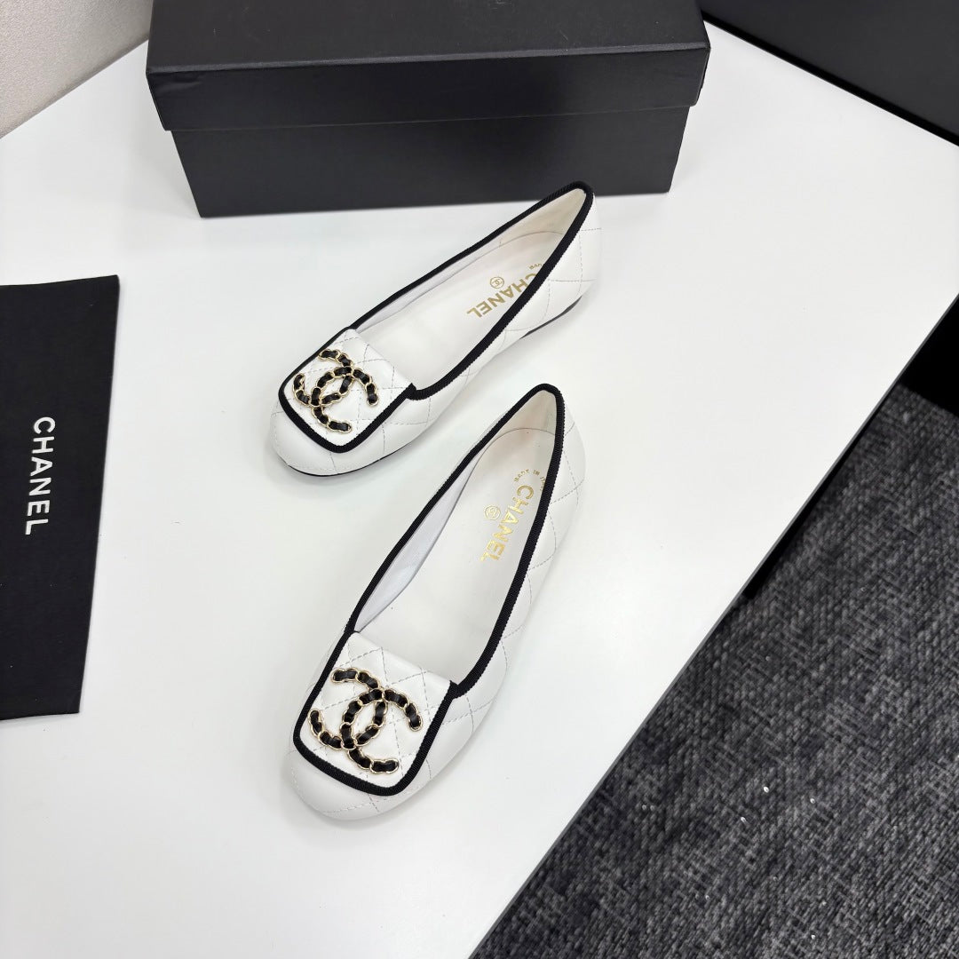 CC 25 Ballet Flat Large Logo White Quilted Calfskin