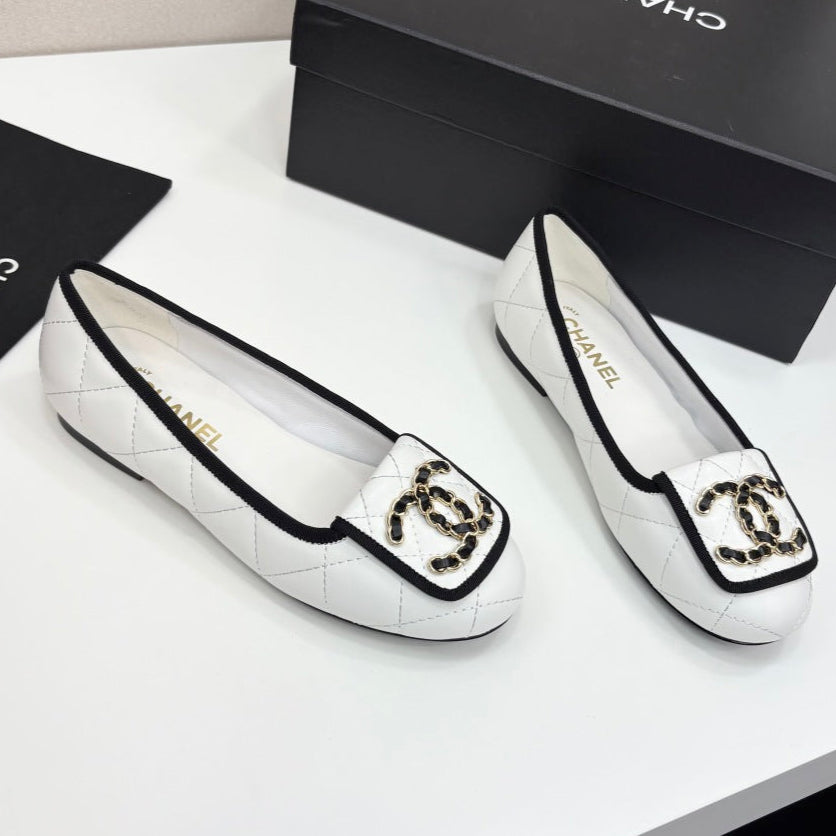 CC 25 Ballet Flat Large Logo White Quilted Calfskin