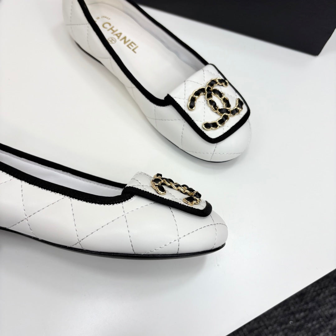 CC 25 Ballet Flat Large Logo White Quilted Calfskin
