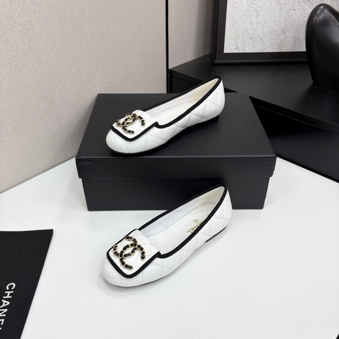 CC 25 Ballet Flat Large Logo White Quilted Calfskin