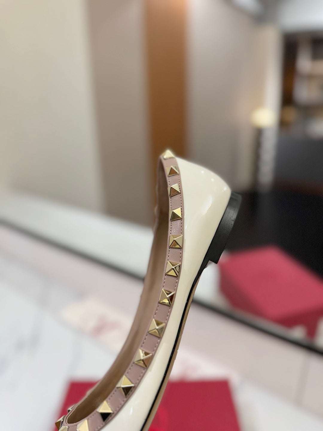 VT Rockstud Ballet Flat White Goatskin