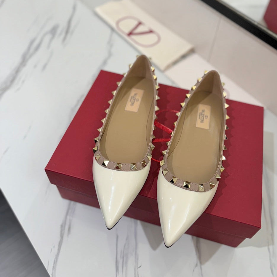 VT Rockstud Ballet Flat White Goatskin