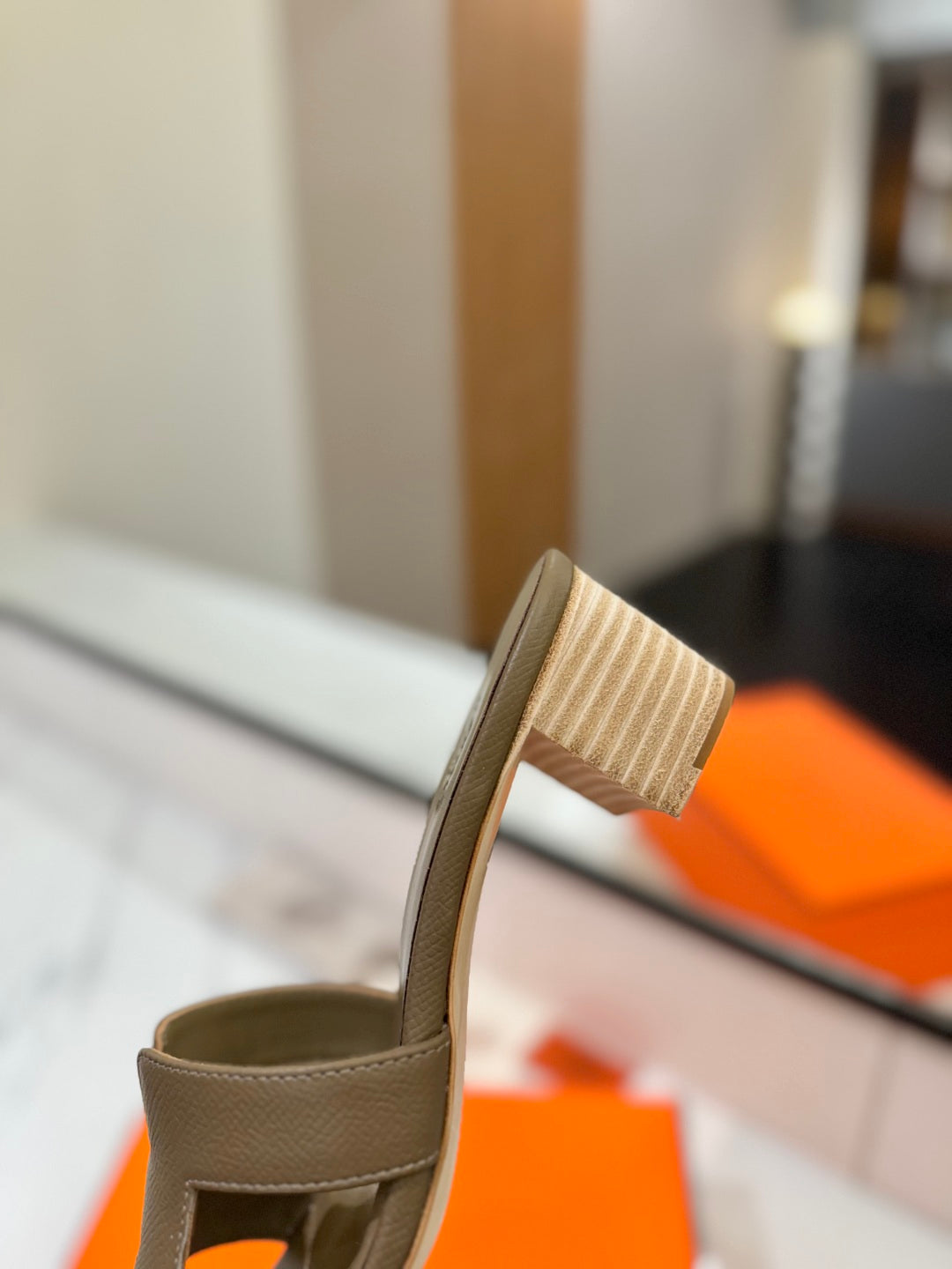 HM Oasis Sandals Etoupe Cowhide 294838