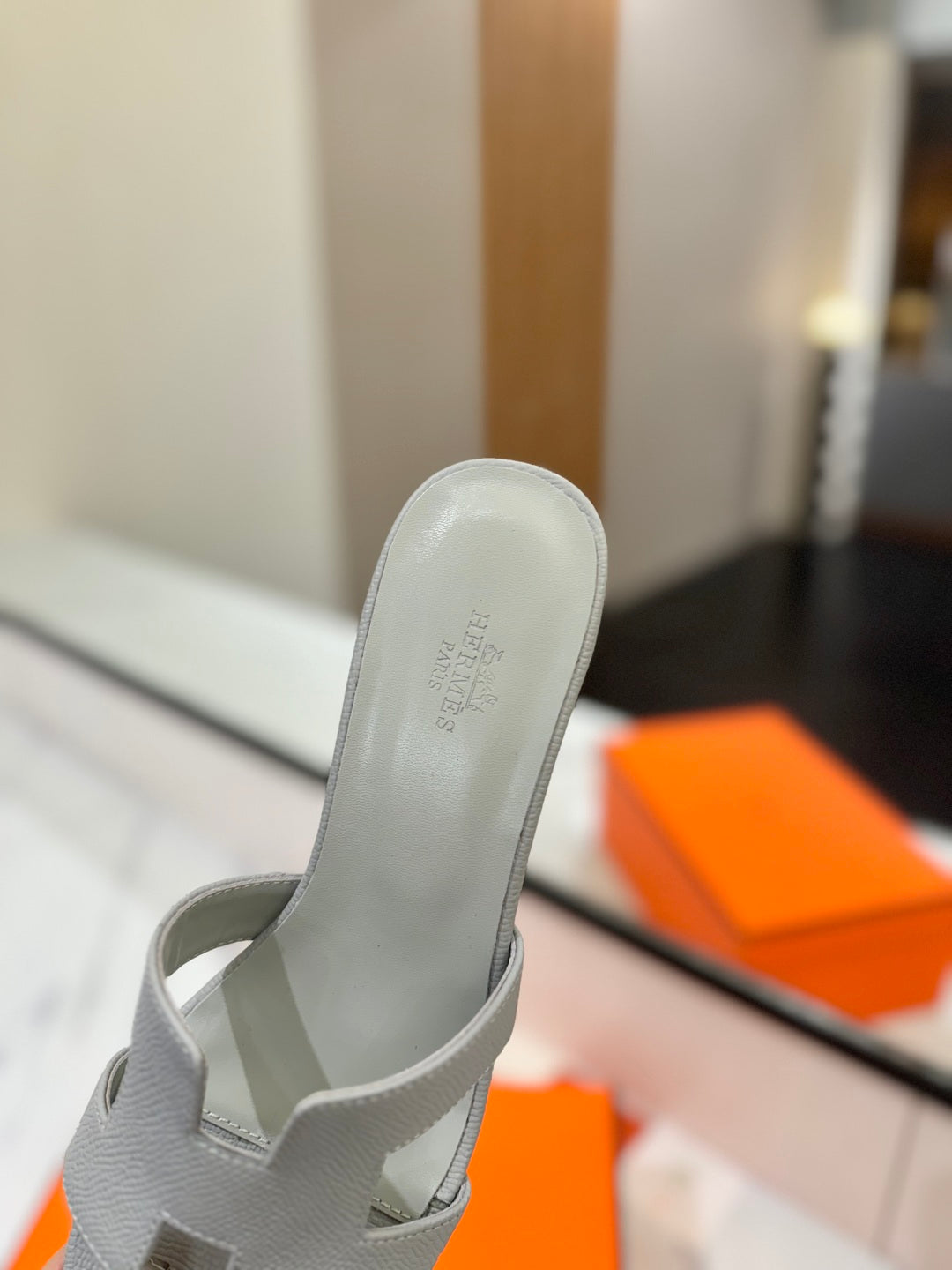 HM Oasis Sandals Gray Cowhide 294841