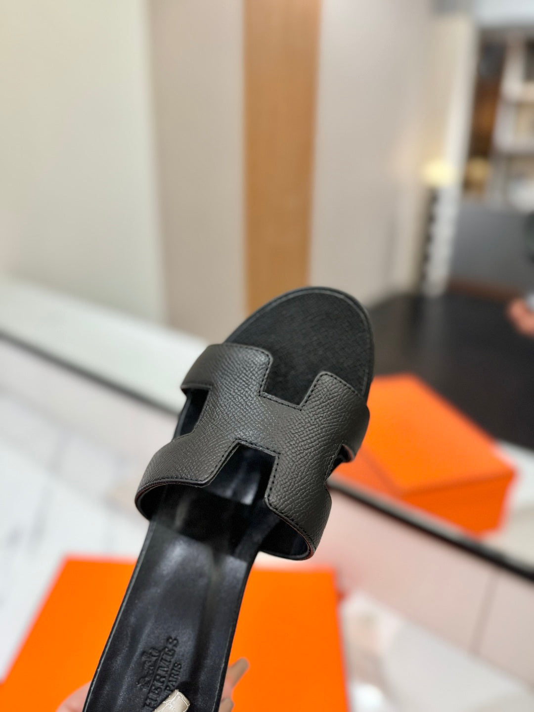 HM Oasis Sandals Black Cowhide 294843