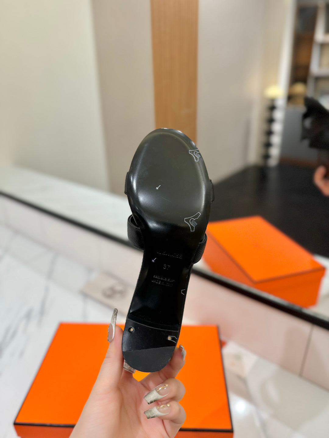 HM Oasis Sandals Black Cowhide 294843