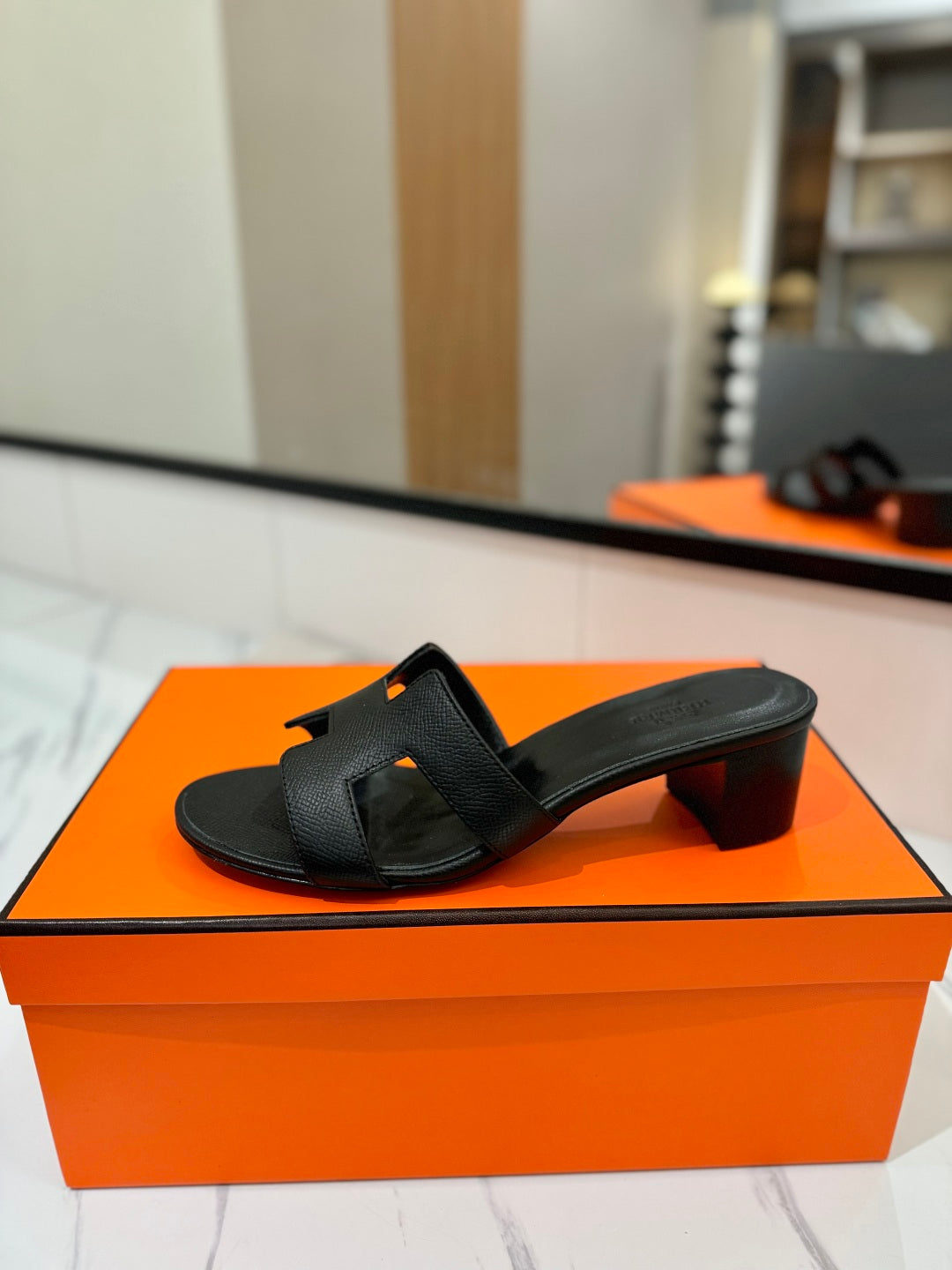 HM Oasis Sandals Black Cowhide 294843