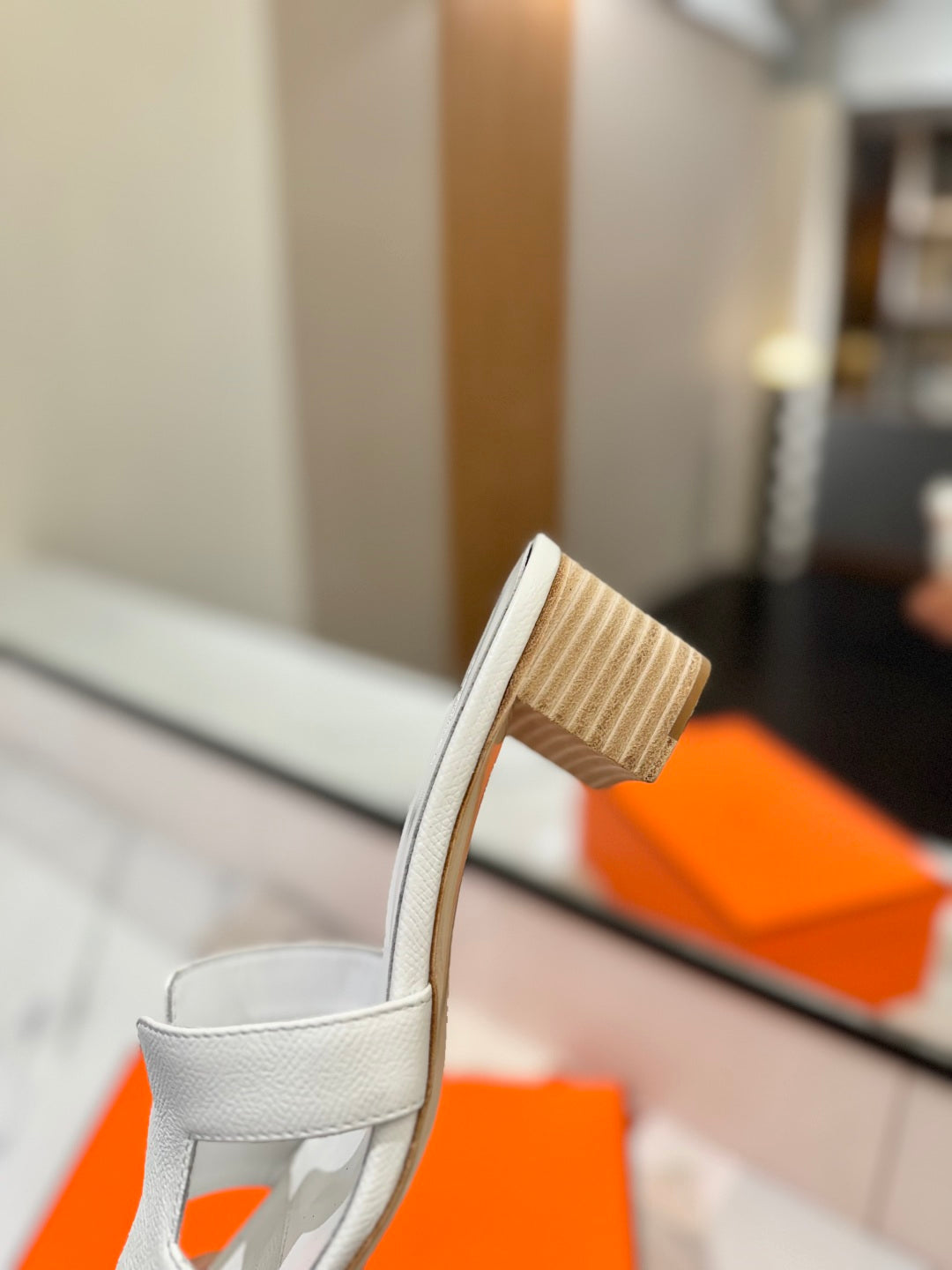 HM Oasis Sandals White Cowhide 294845