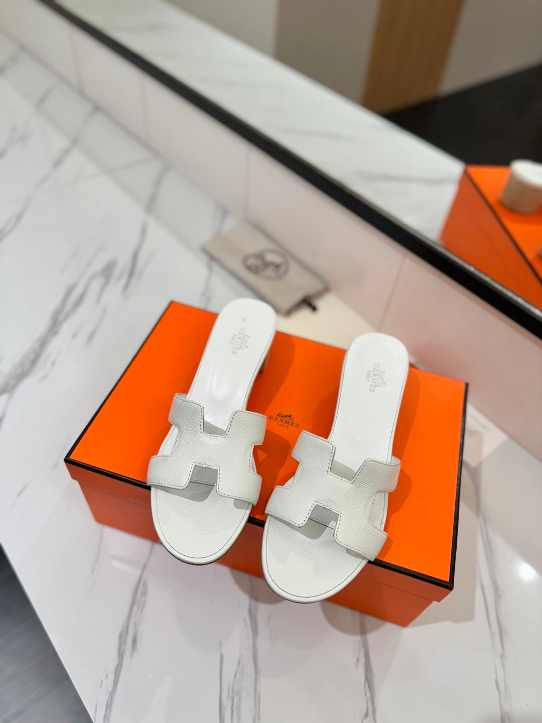 HM Oasis Sandals White Cowhide 294845