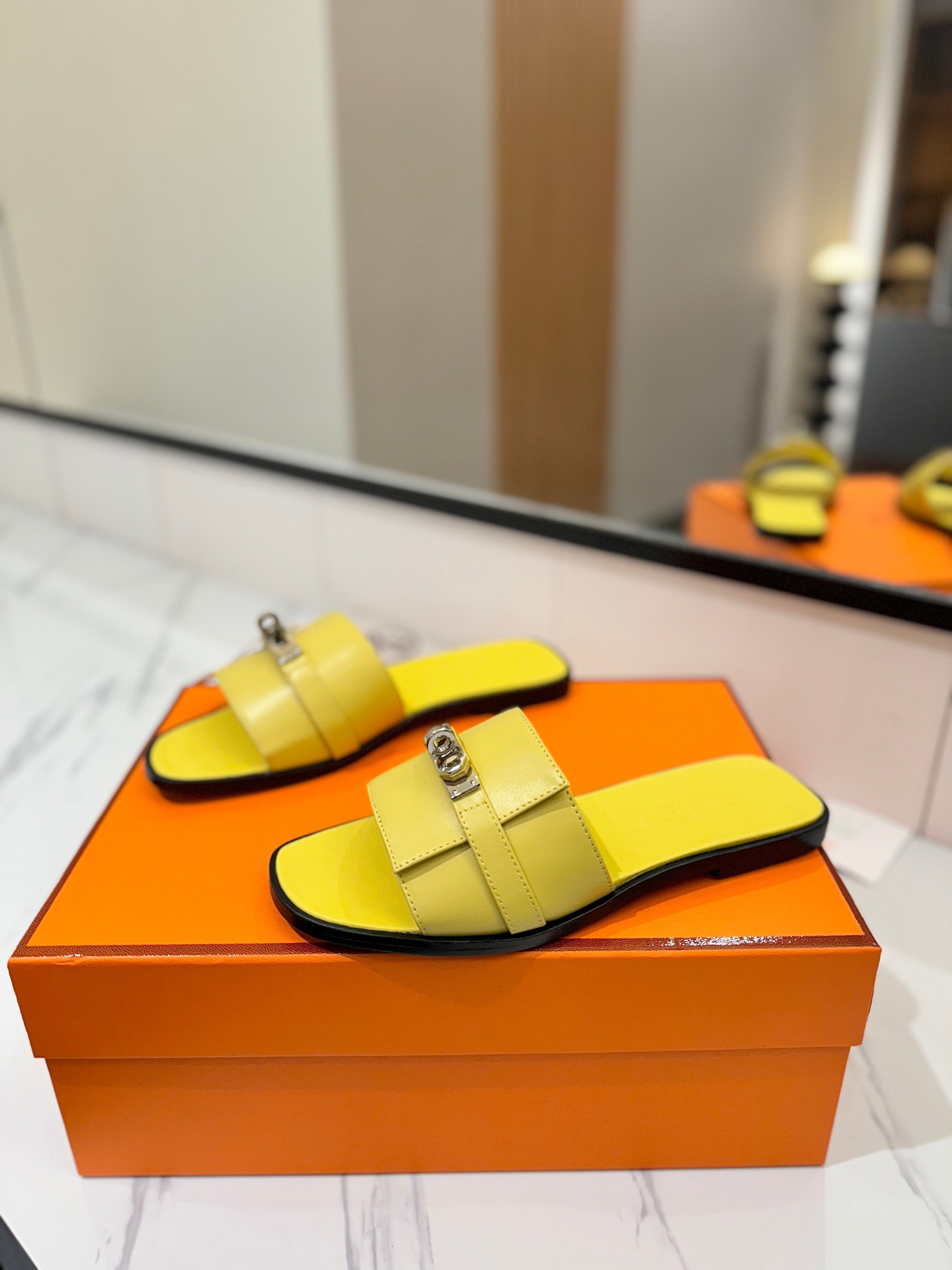 HM Giulia sandal Calfskin 254579