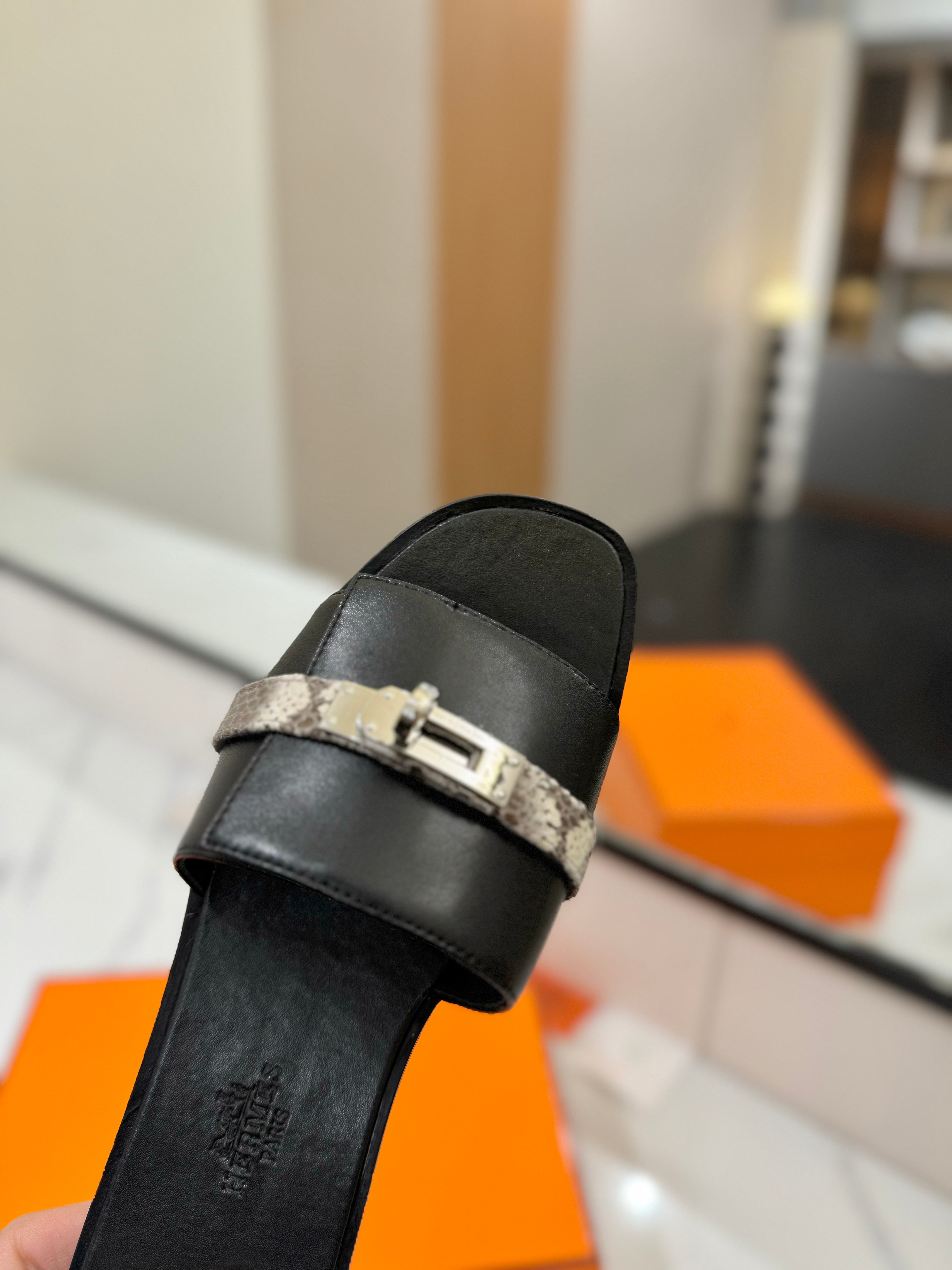 HM Giulia sandal Calfskin 254579