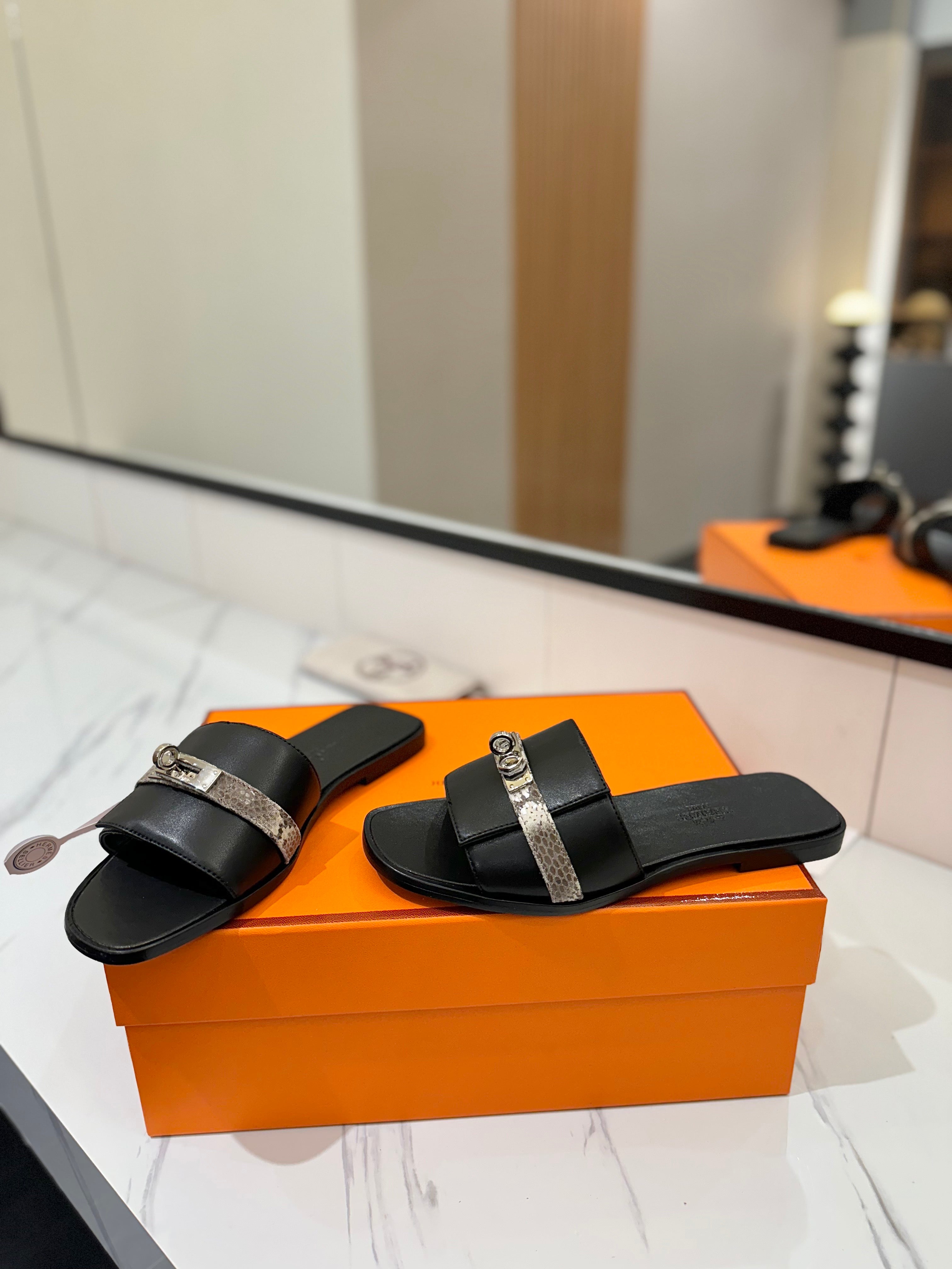 HM Giulia sandal Calfskin 254579