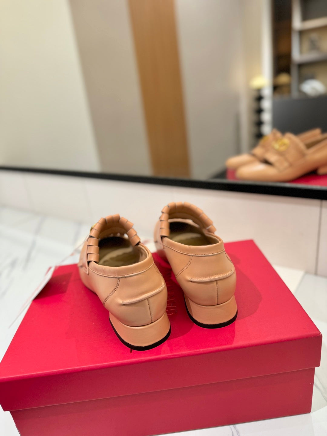 VT 2025 Signature Loafer Cantaloupe Calf Leather 295073