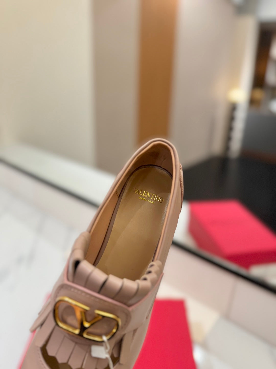 VT 2025 Signature Loafer Pure Beige Calf Leather 295074