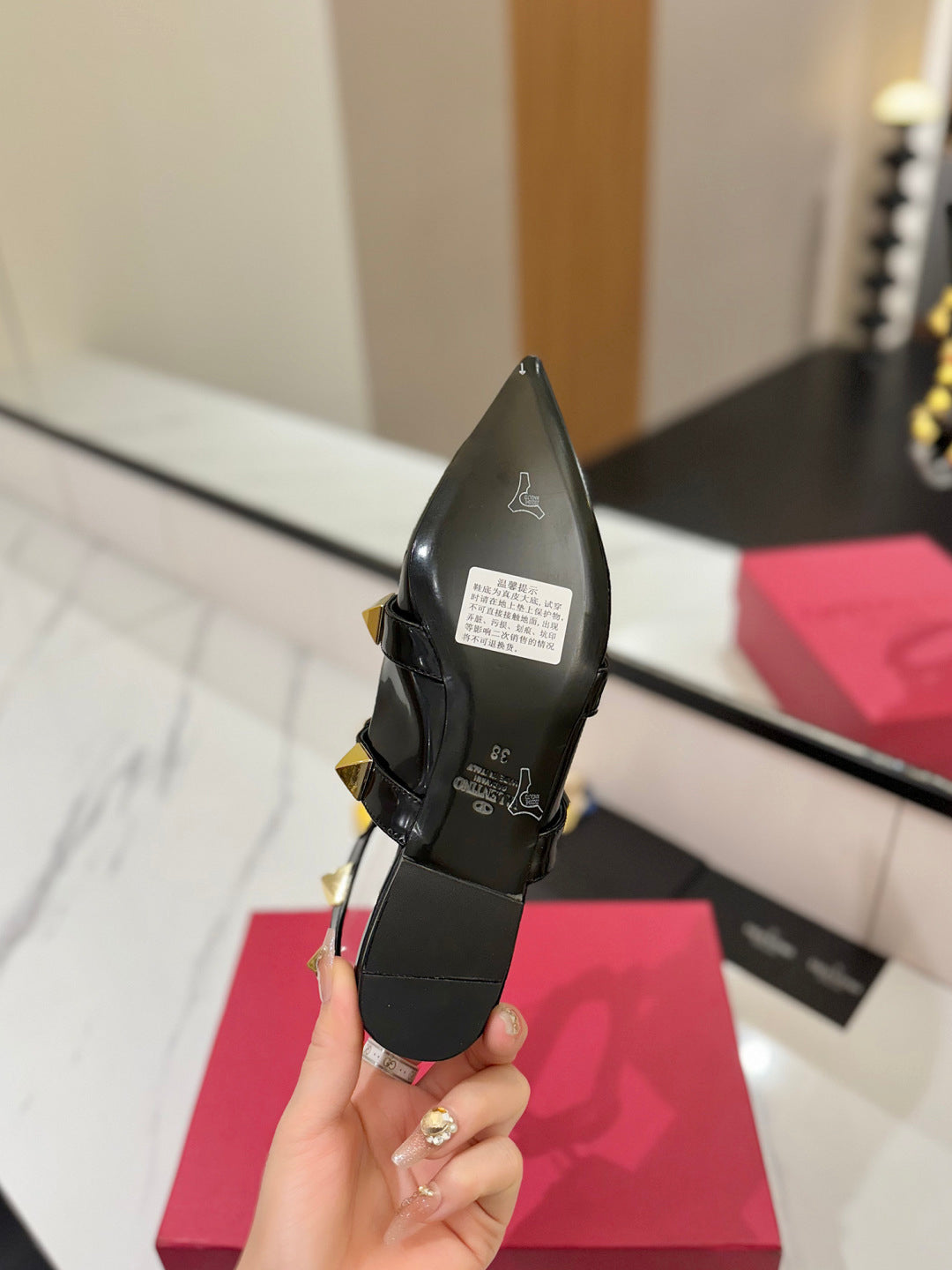 VT Rockstud Sandals Flat Black Gold Cowhide