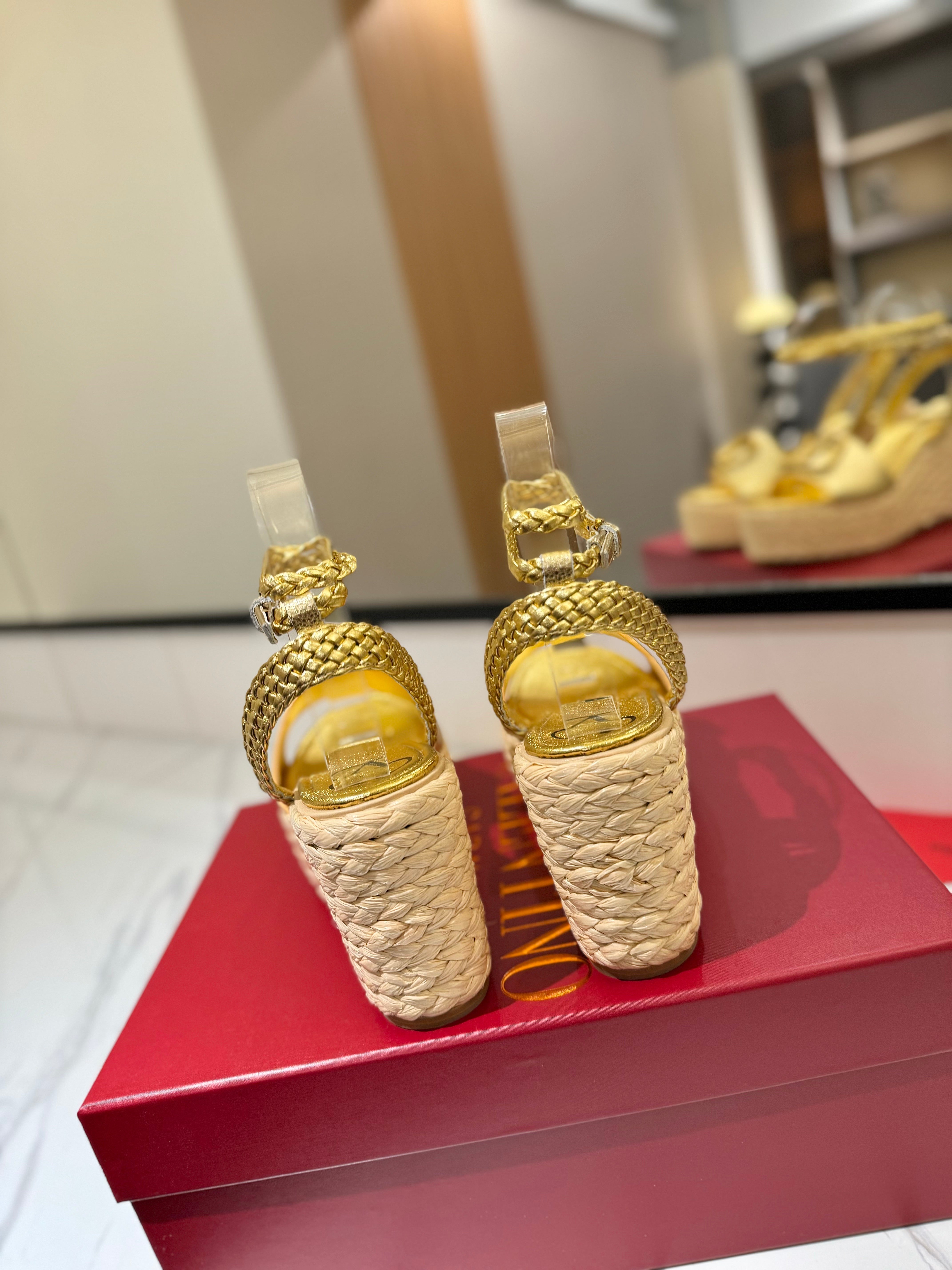 VT Espadrilles Platform Sandals Gold Calfskin