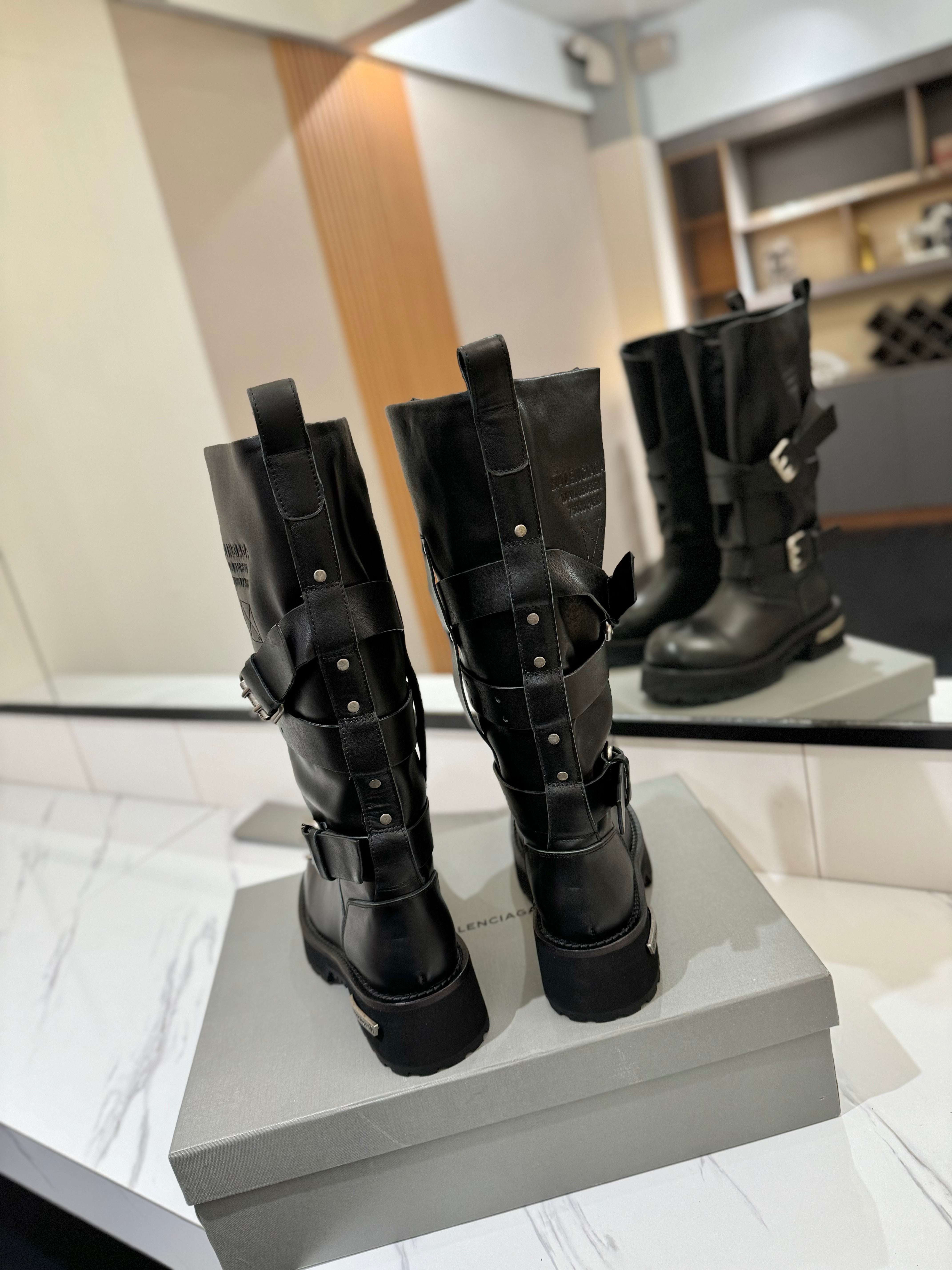 Balenciaga 25s buckled high boots black calfskin  467611
