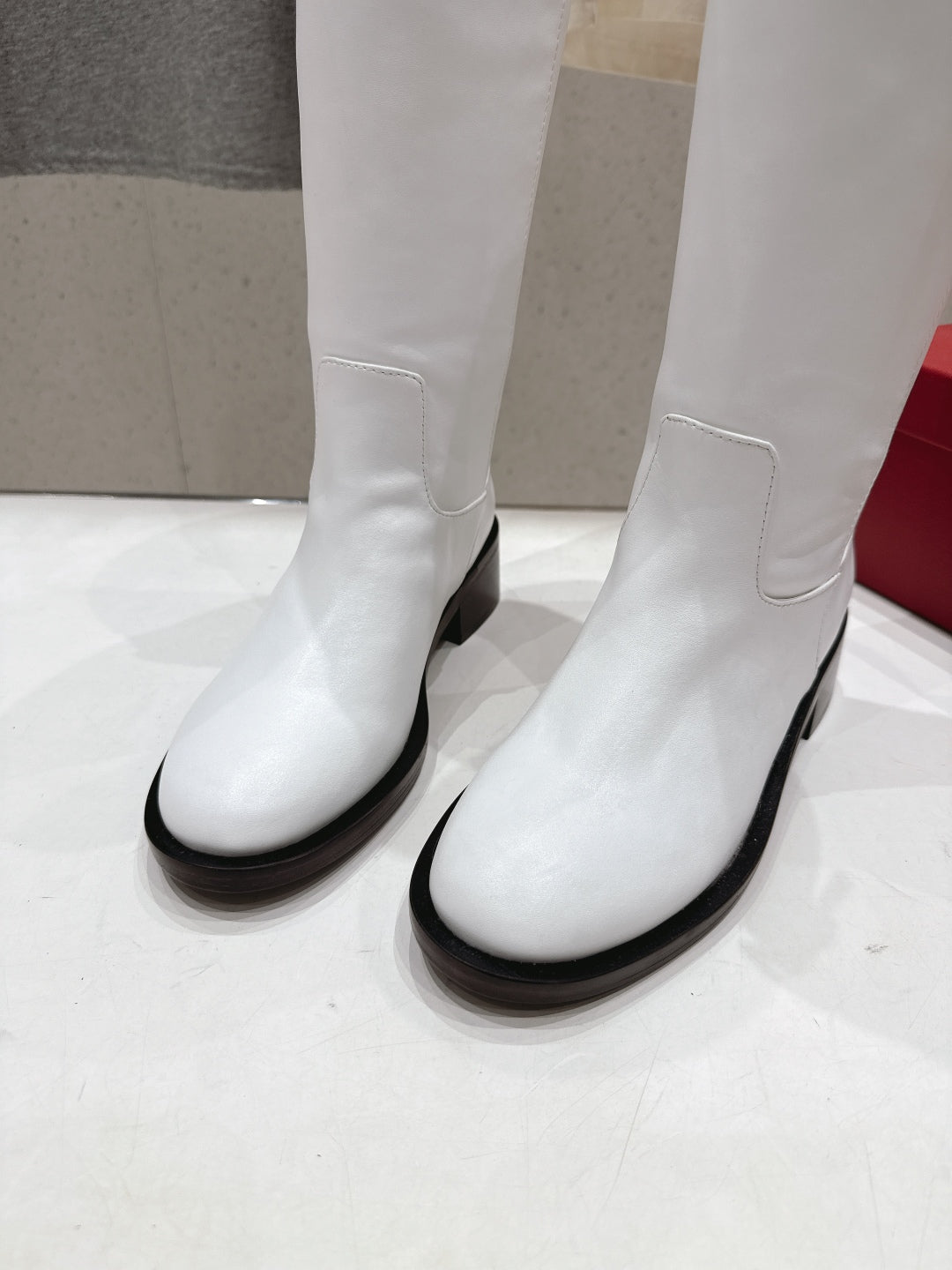 VT long boots white calfskin 174429