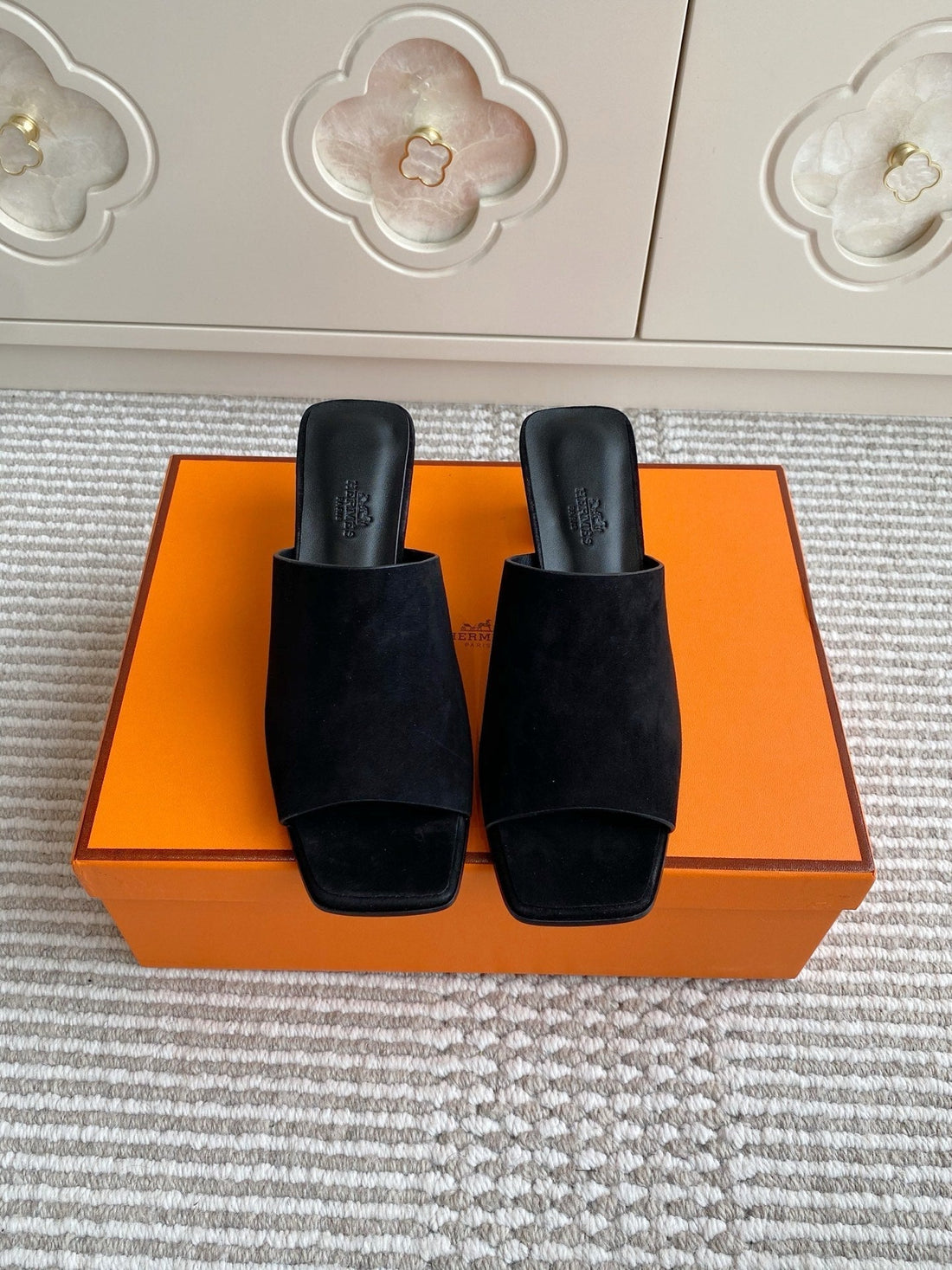 HM Kylie Mules Black Calfskin 316375