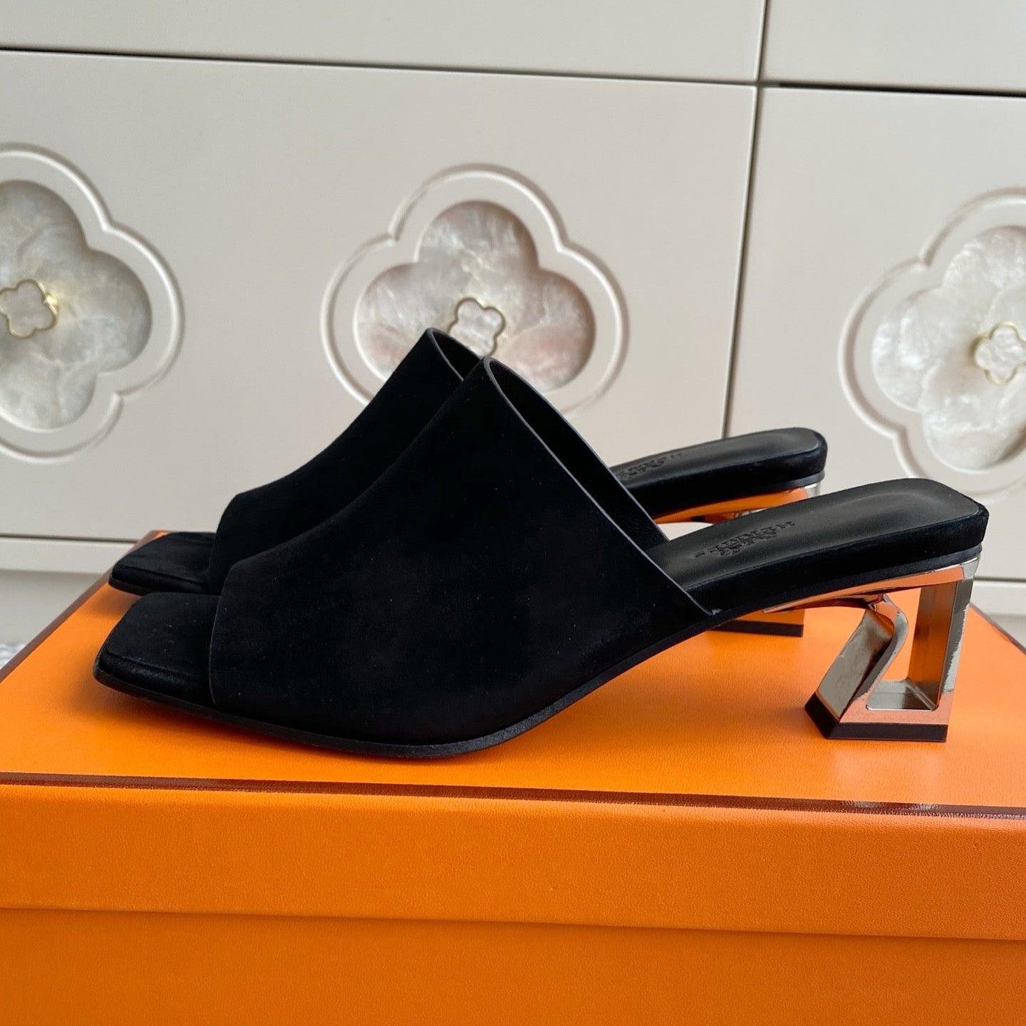 HM Kylie Mules Black Calfskin 316375