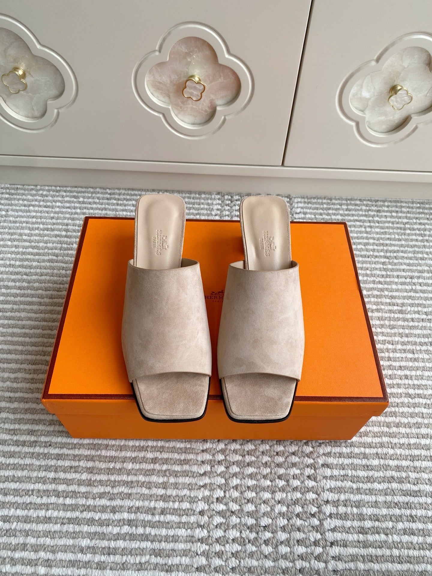HM Kylie Mules Beige Calfskin 316376