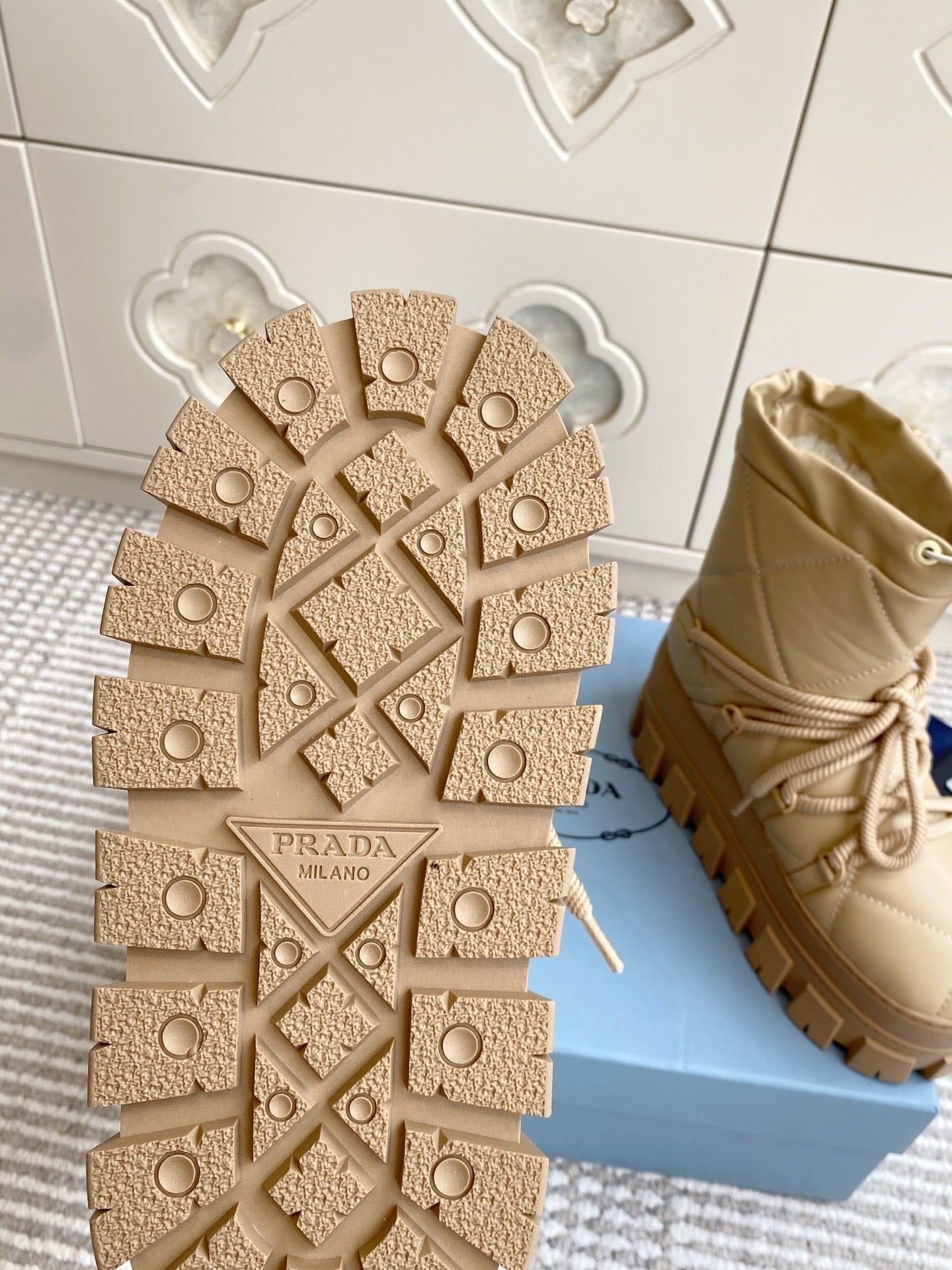 Prada 25 Shearling Apres-ski Boots Beige Calfskin 501449