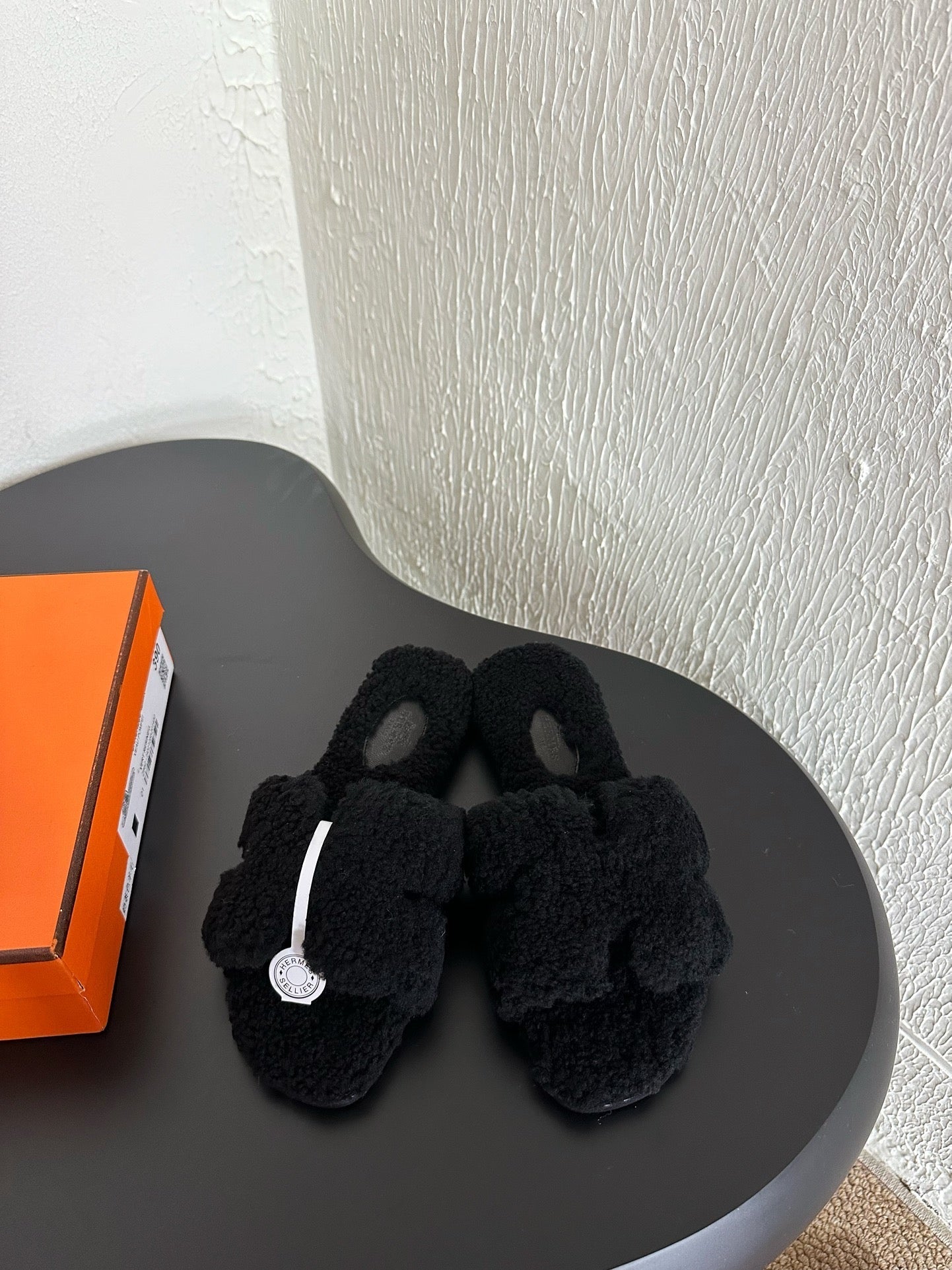 HM Oran Sandal Black Wool Fleece 961011